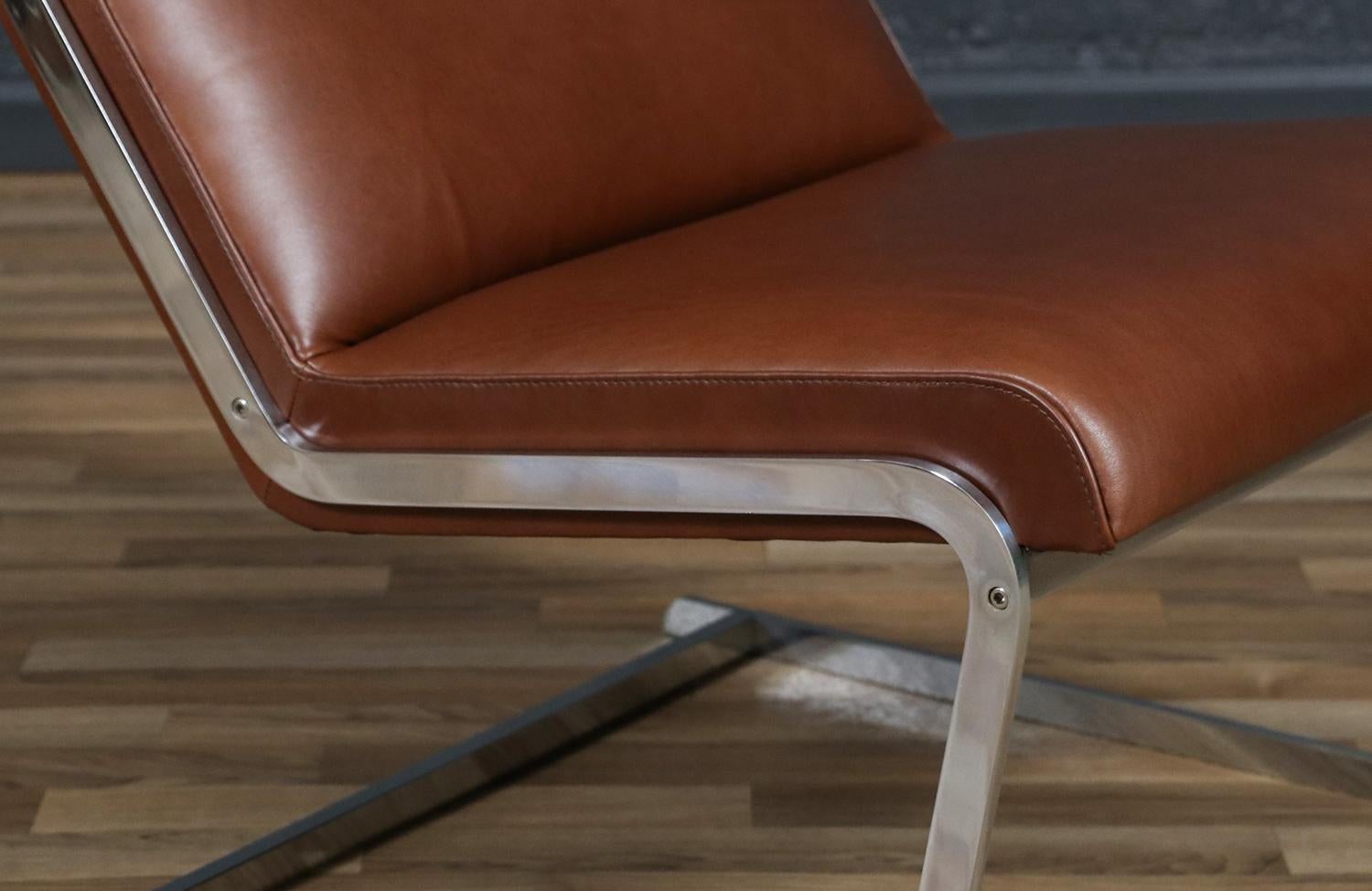 Chaises longues cantilever en cuir et acier cognac restaurées par des experts-Poul Norreklit en vente 4