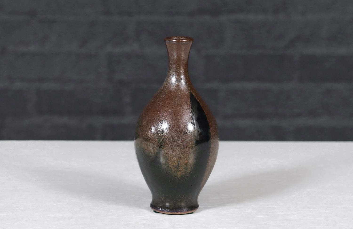 Mid-Century Modern Expert en restauration - Vase en céramique du Studio Robert Maxwell avec glaçure Brown en vente