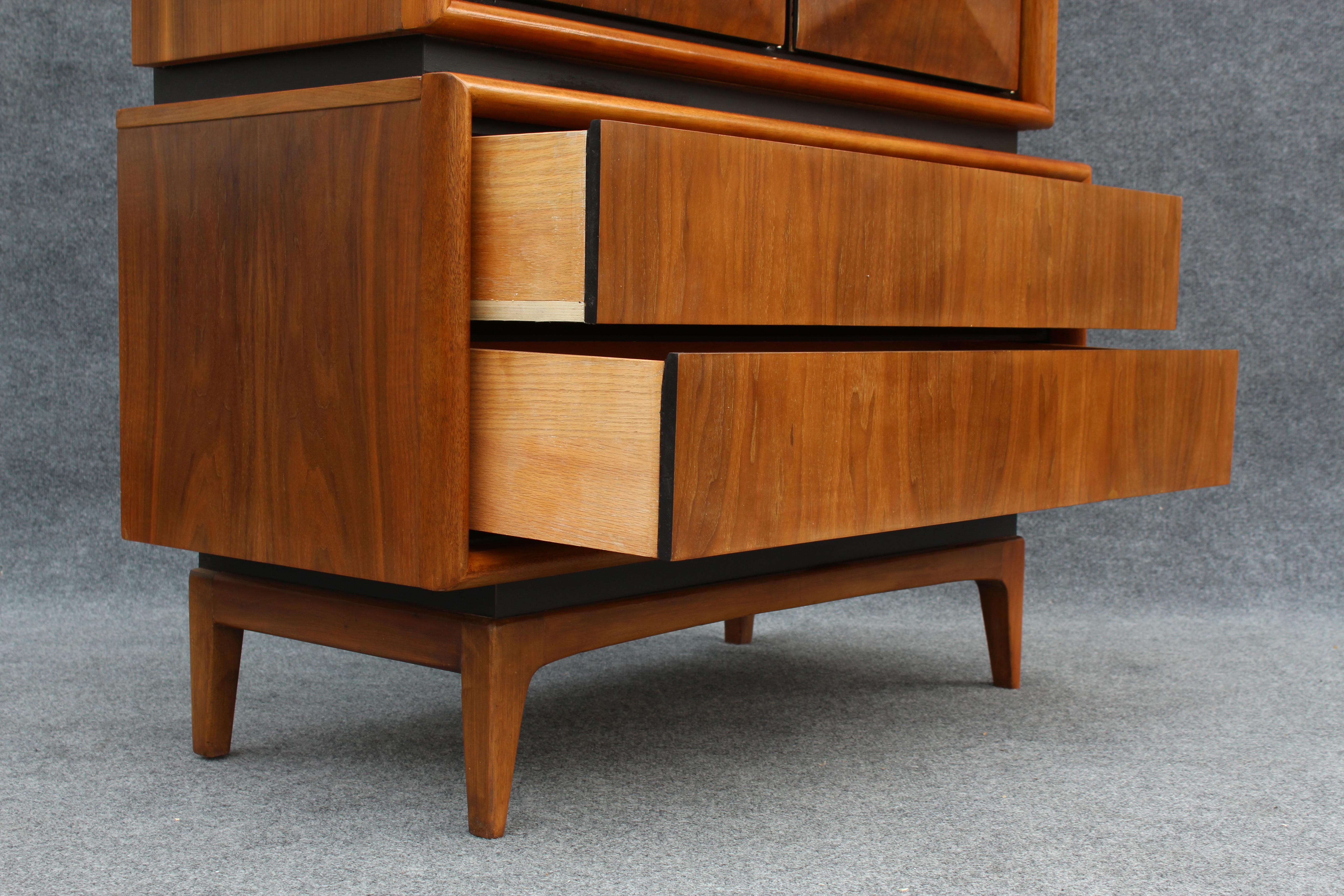 Expertly Restored United Furniture Diamond Tall Dresser in Cerused Walnut 1960s For Sale 6