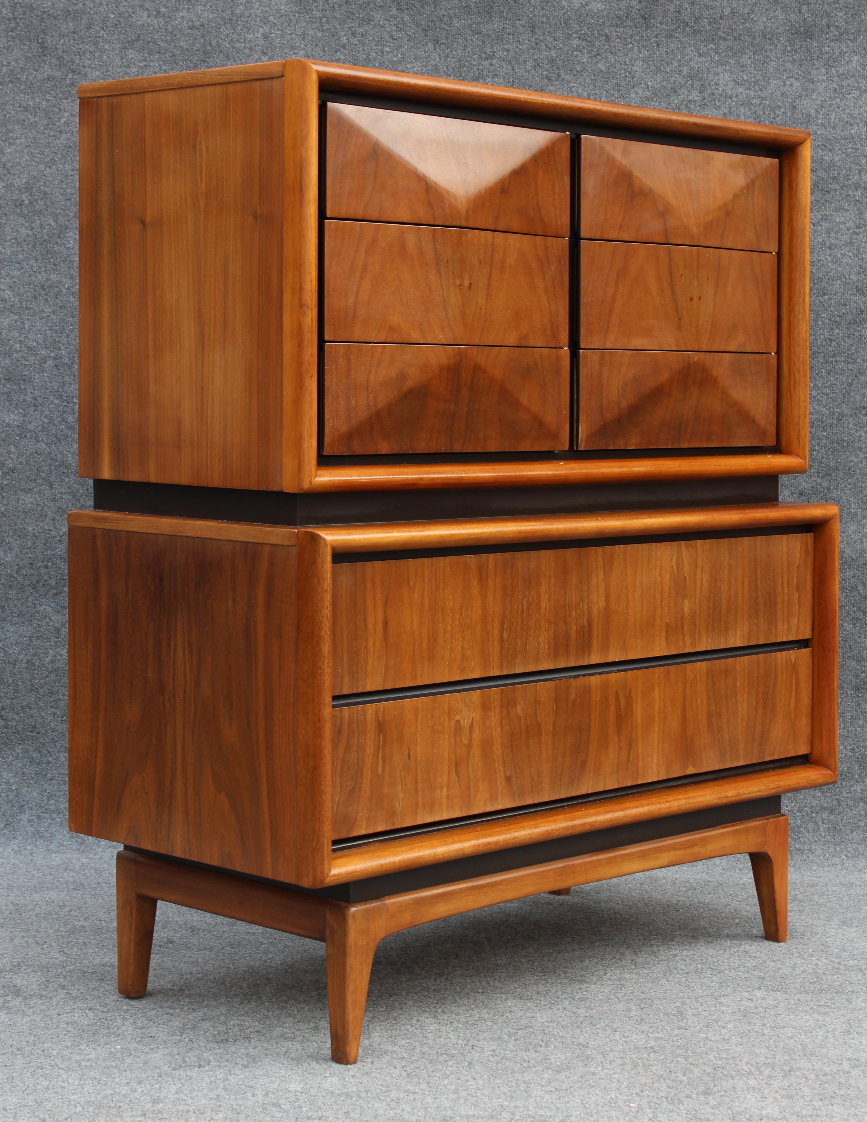 Mid-Century Modern Expertly Restored United Furniture Diamond Tall Dresser in Cerused Walnut 1960s For Sale