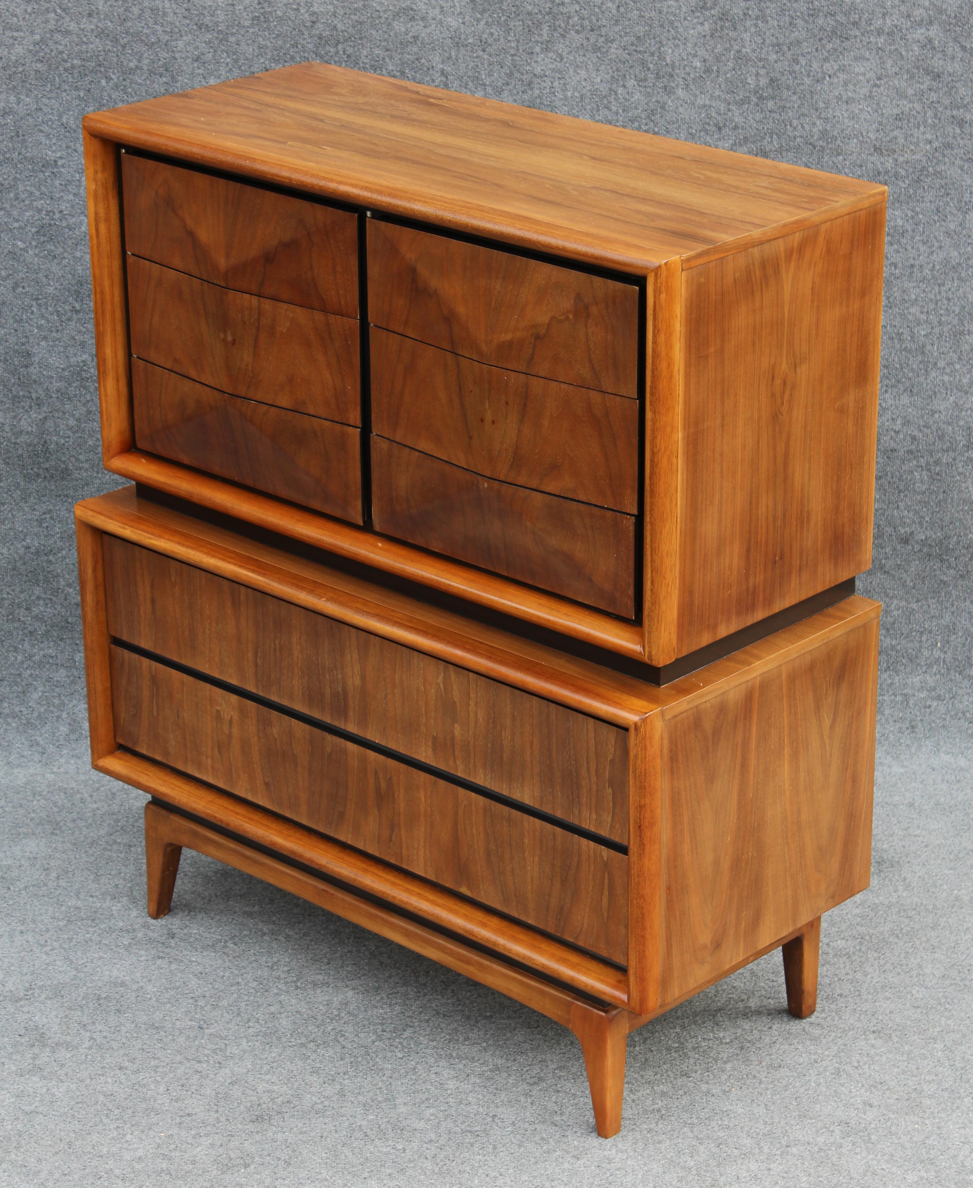Expertly Restored United Furniture Diamond Tall Dresser in Cerused Walnut 1960s In Good Condition For Sale In Philadelphia, PA