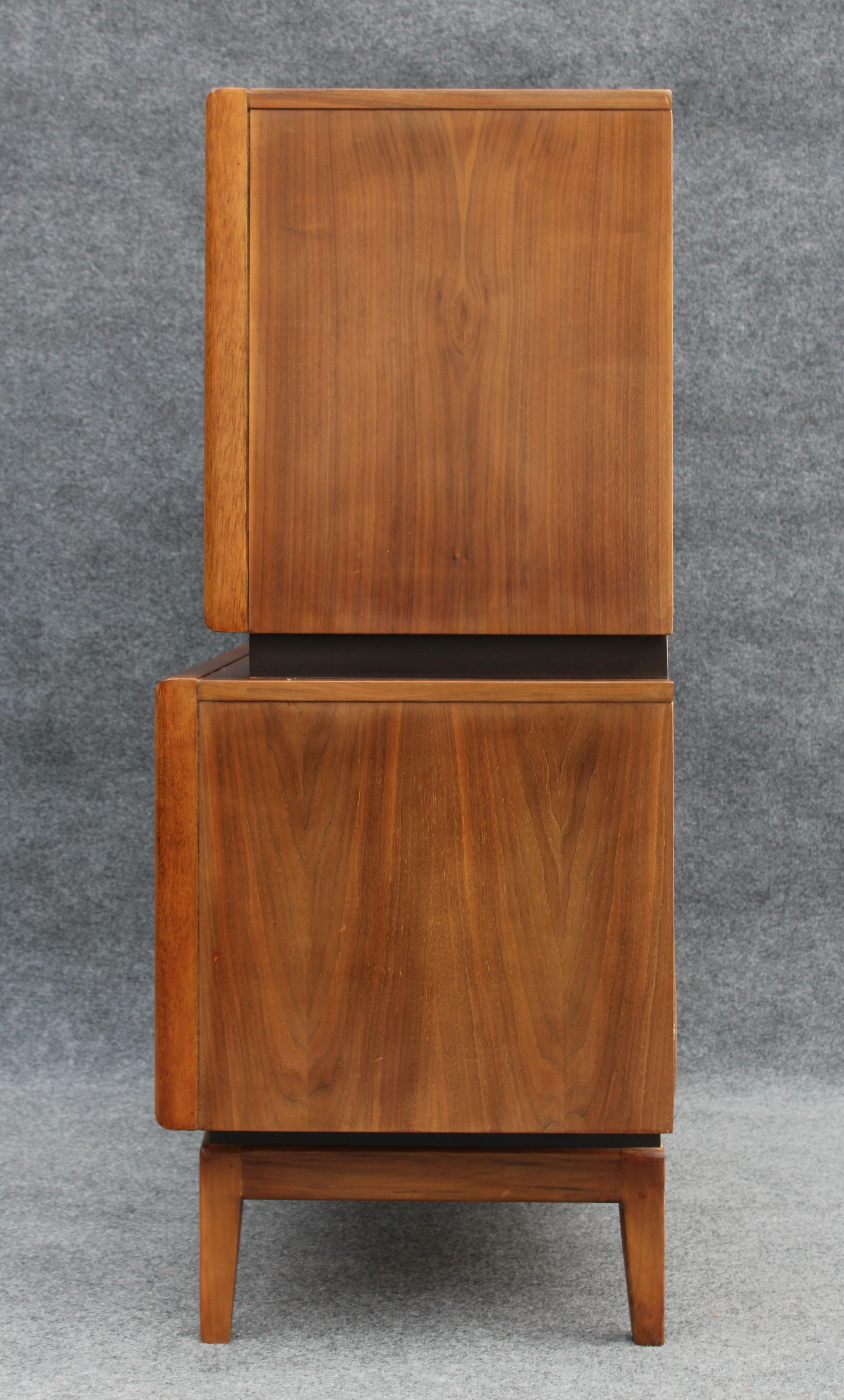 Mid-20th Century Expertly Restored United Furniture Diamond Tall Dresser in Cerused Walnut 1960s For Sale