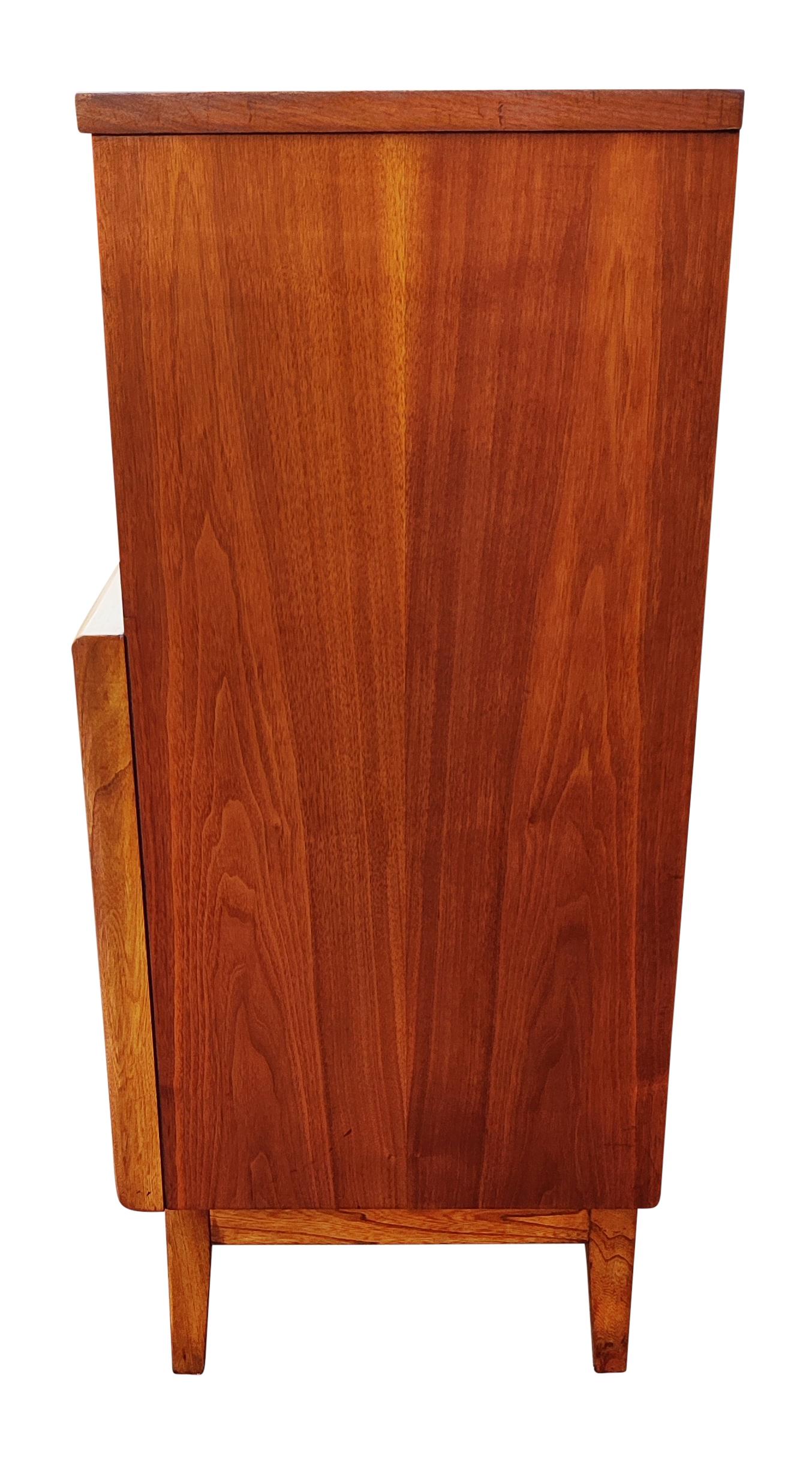 Expertly Restored United Furniture Walnut Diamond Tall Dresser Mid-Century 1960s In Good Condition In Philadelphia, PA