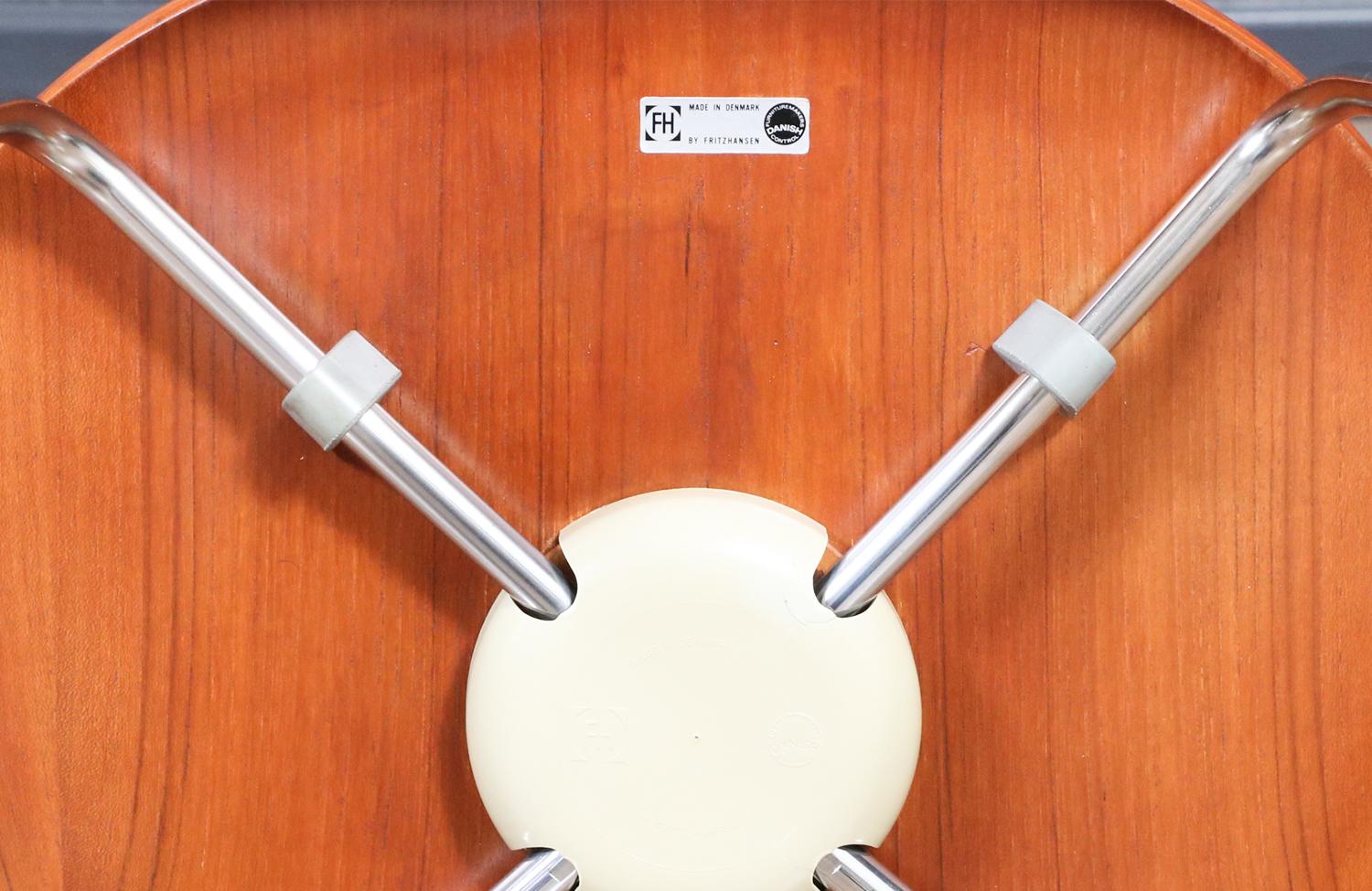 Expertly Restored - Vintage Arne Jacobsen Series-7 Desk Chair for Fritz Hansen For Sale 4