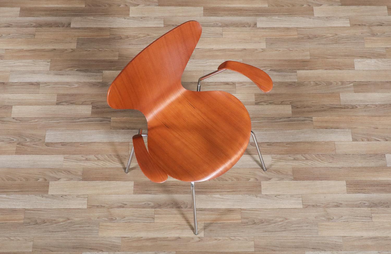 Mid-20th Century Expertly Restored - Vintage Arne Jacobsen Series-7 Desk Chair for Fritz Hansen For Sale