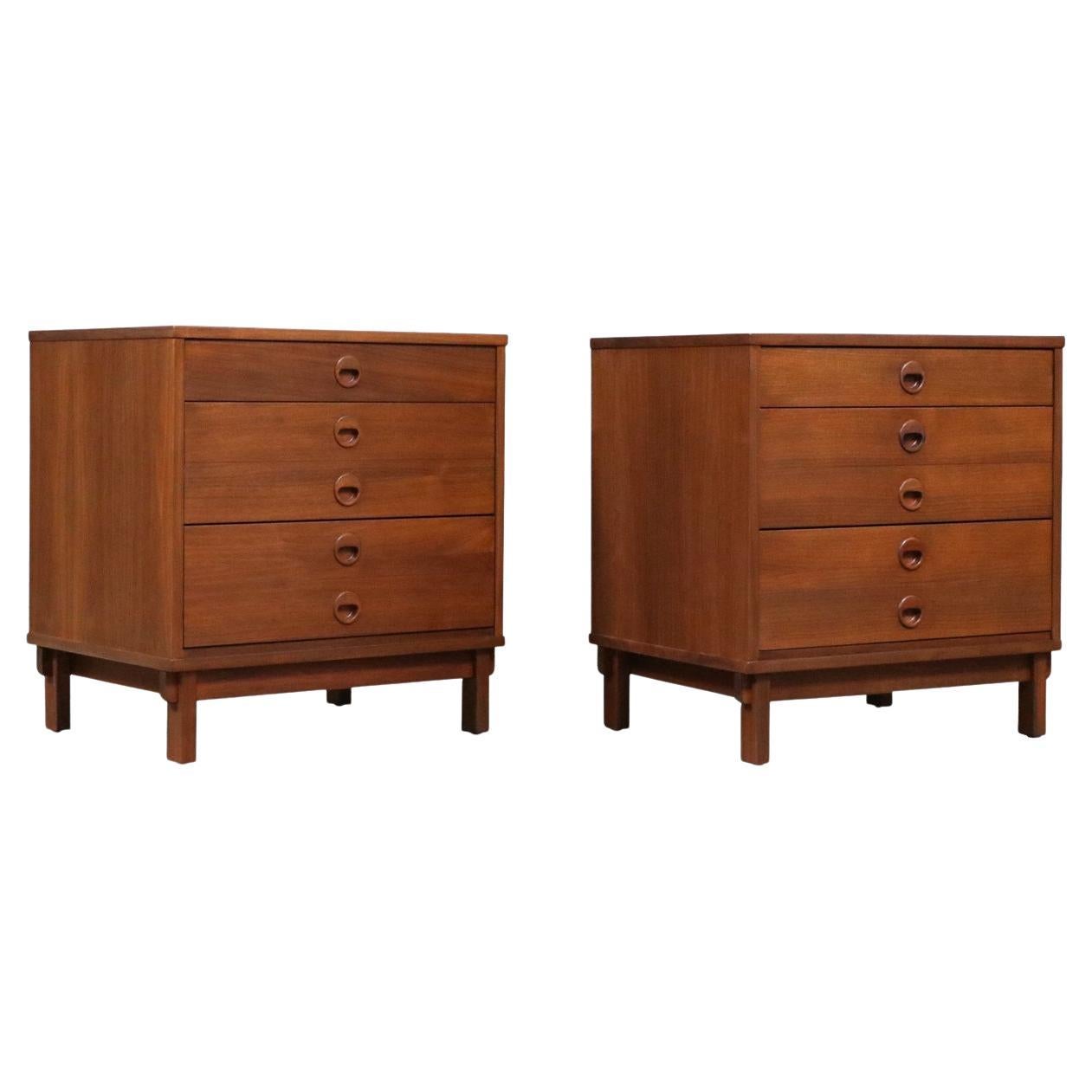 Fachmännisch restauriert - Yngve Ekström Model-507 Nussbaum-Nachtschränke für Dux im Angebot