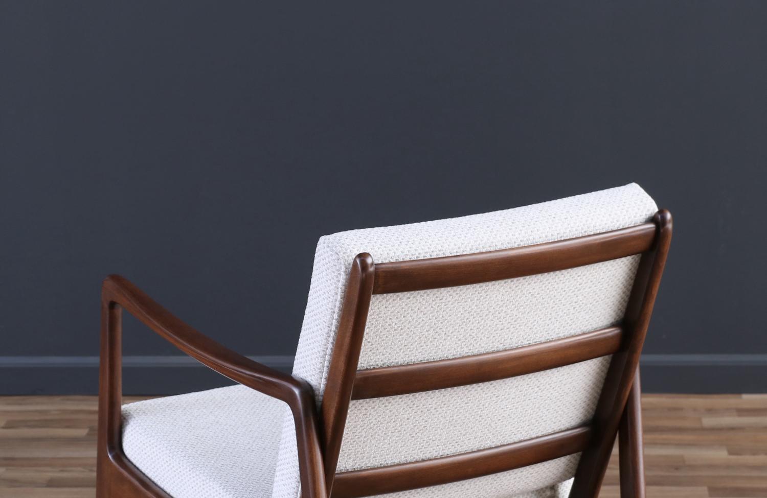 ExpertlyRestored-Ole Wanscher Model FD-120 Walnut Rocking Chair for France & Son 1