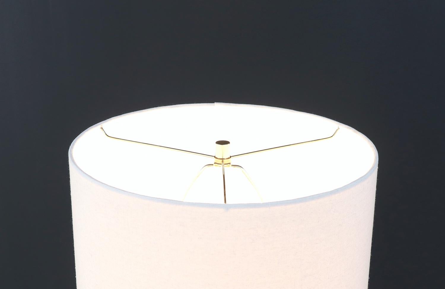 ExpertlyRestored - Mid-Century Modern Sculpted Spiral Walnut Table Lamp For Sale 4