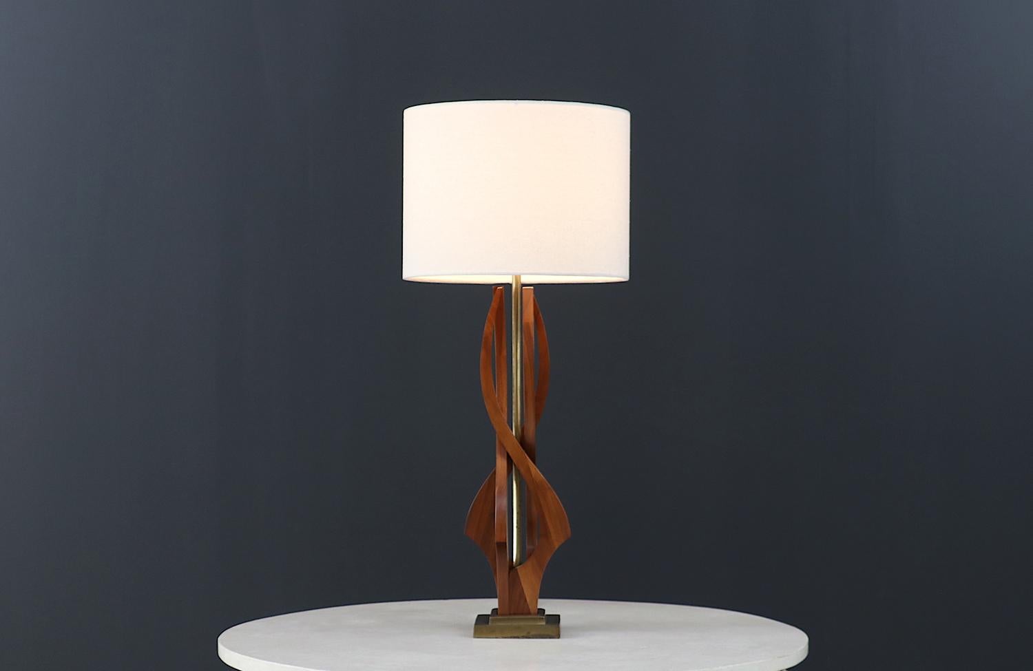 American ExpertlyRestored - Mid-Century Modern Sculpted Spiral Walnut Table Lamp For Sale