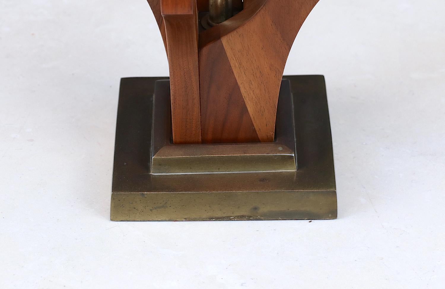 ExpertlyRestored - Mid-Century Modern Sculpted Spiral Walnut Table Lamp For Sale 3