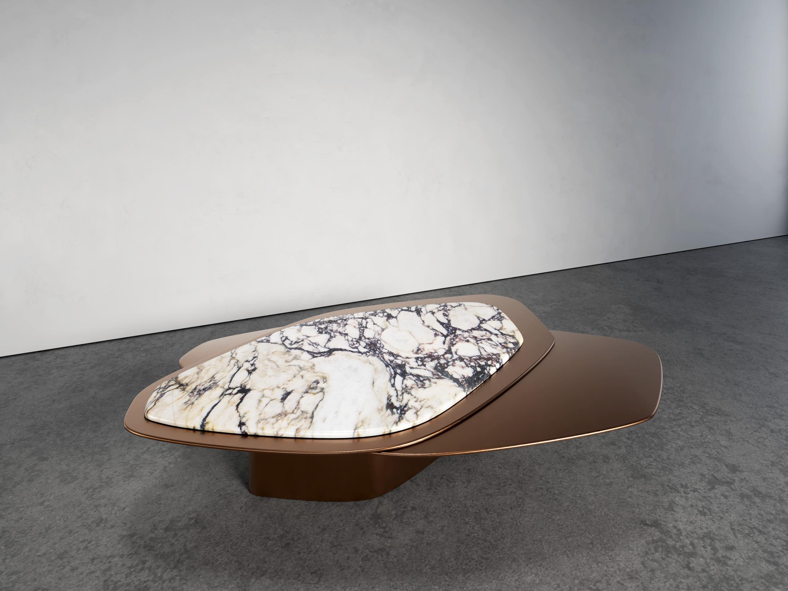 Table basse Explore III en bronze et Calacatta en édition limitée de Grzegorz Majka
Edition limitée à 8 pièces. 
Dimensions : 94 x 180 x 35,5 cm : D 94 x L 180 x H 35,5 cm.
MATERIAL : Bronze massif et marbre Calacatta Vagli Viola.

Explore III - une