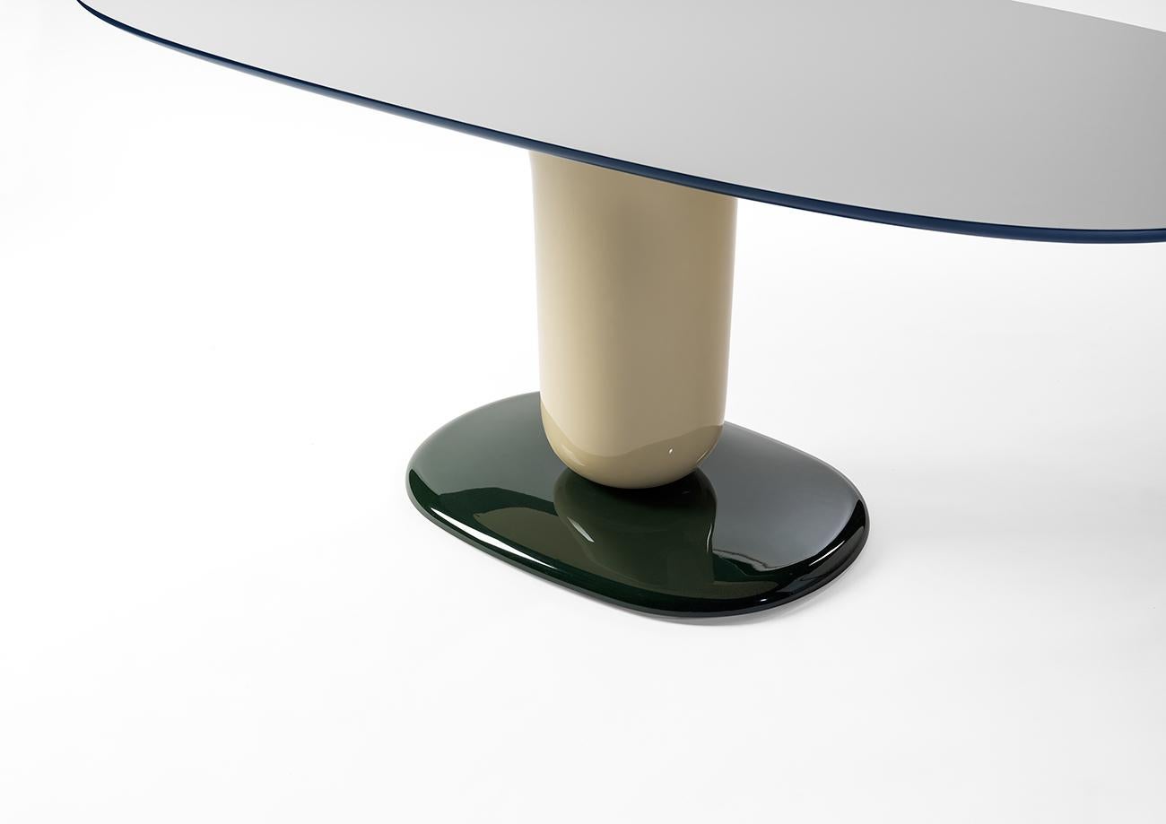 Modern Contemporary oval dining table ivory, dark green gloss lacquered fibre glass   For Sale