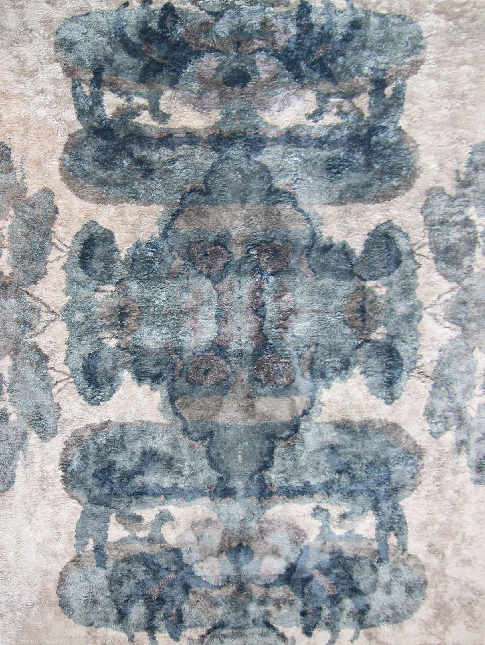 Expo Handgeknüpfter Teppich von Eskayel im Zustand „Neu“ im Angebot in Geneve, CH