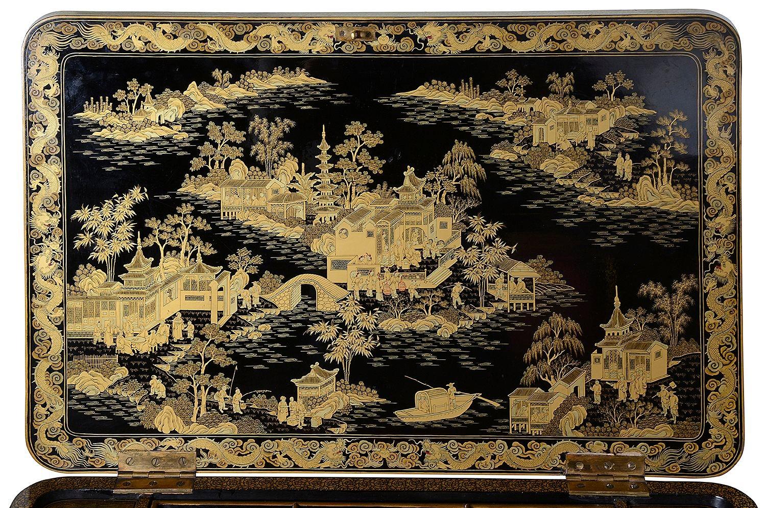 Export Lacquer Side / work table, circa 1820 For Sale 6