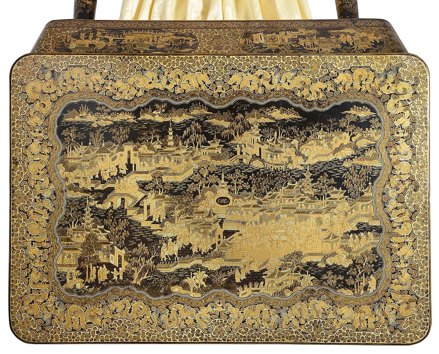 Export Lacquer Side / work table, circa 1820 For Sale 2