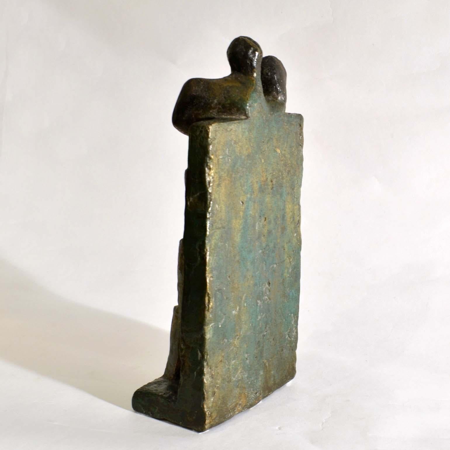 Sculpture expressionniste en bronze des années 1960 représentant un homme, une femme et un enfant  Excellent état - En vente à London, GB