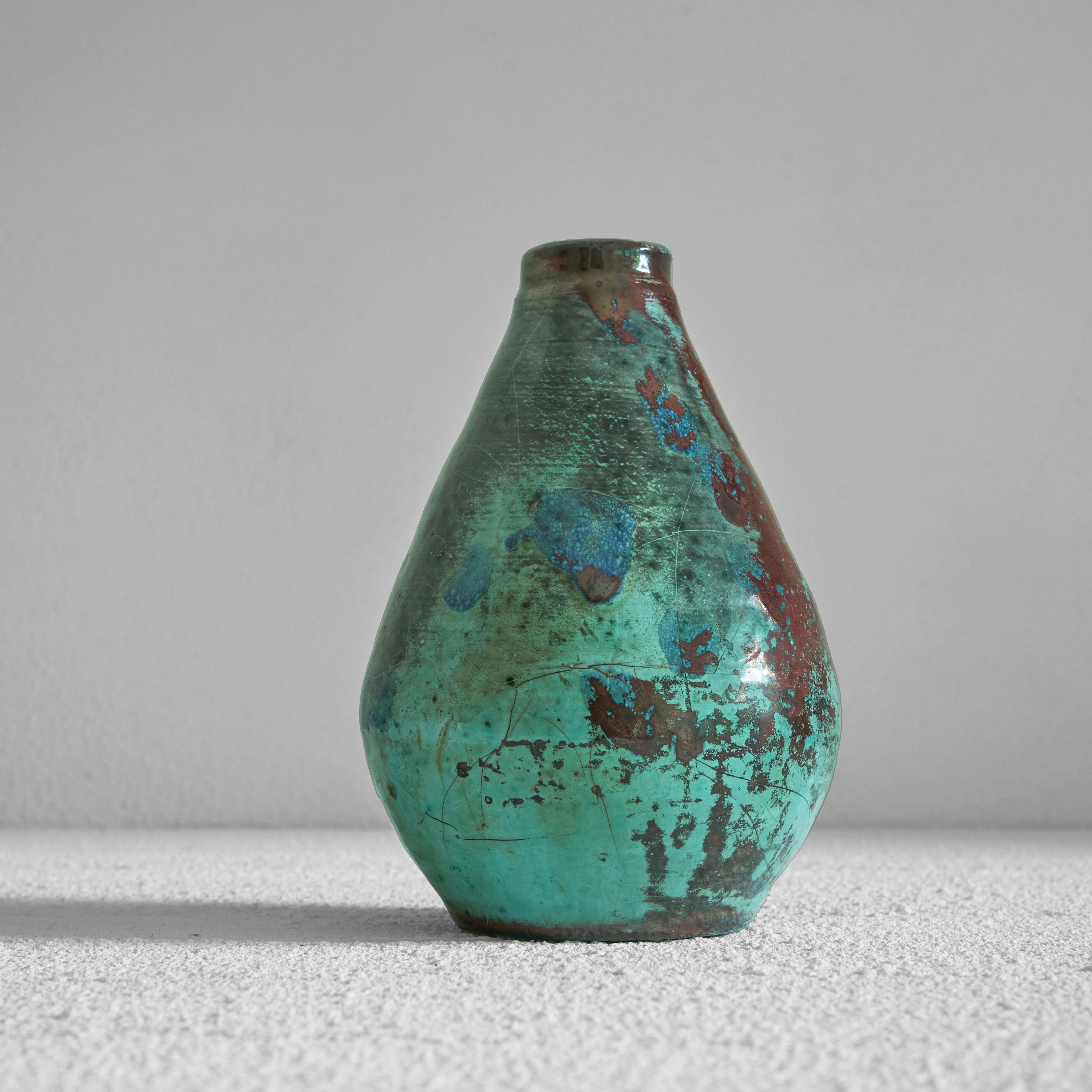 20ième siècle Vase de poterie émaillée expressionniste des années 1920 en vente