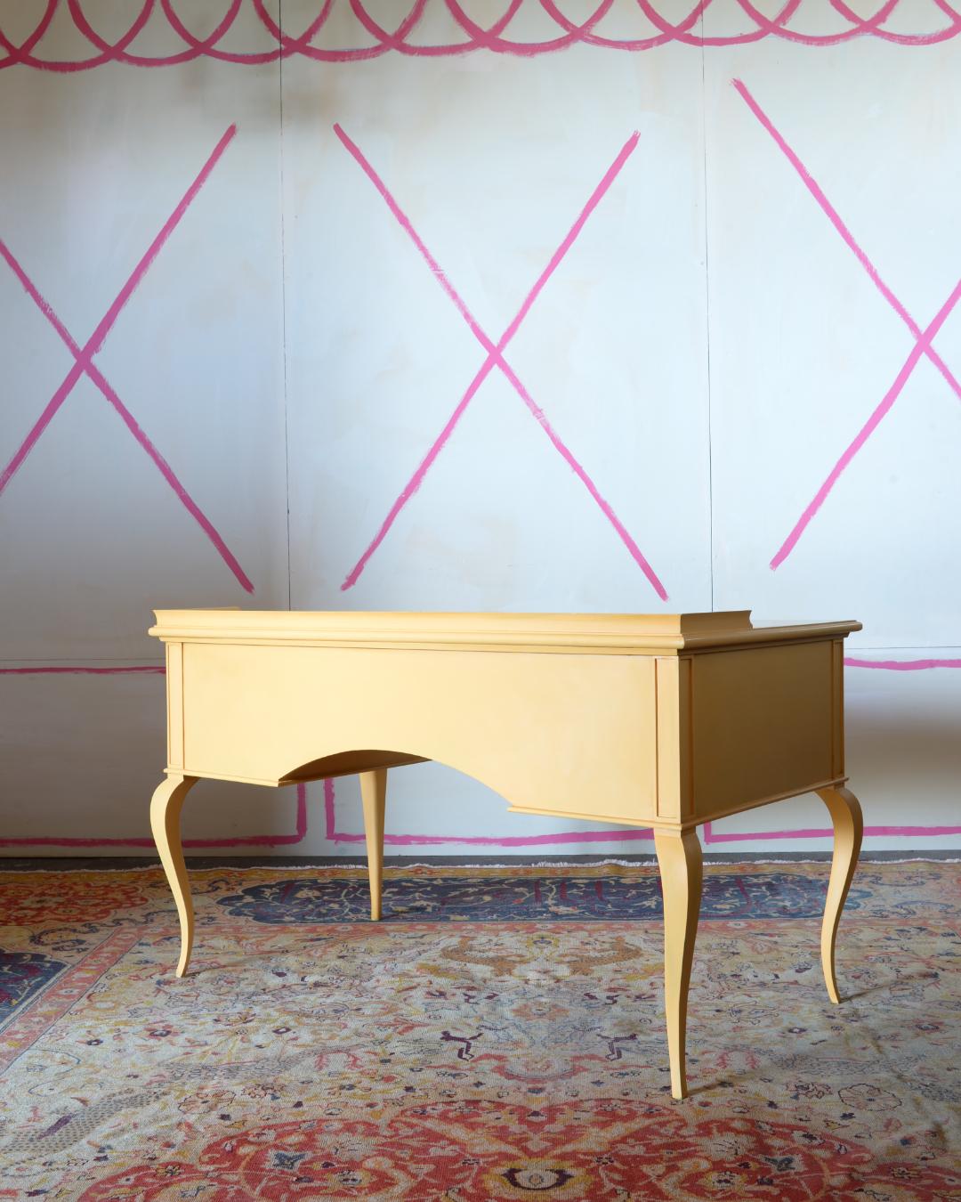 Art Déco Expressionist Rococo Berlin Deko Bureau-Plat/Desk, Lacquered in Saffron Yellow in vendita