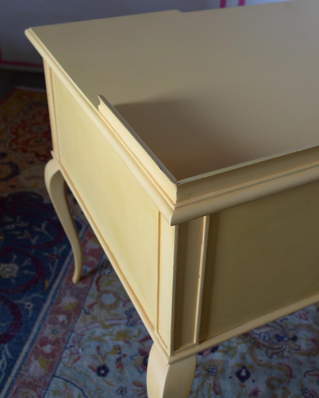 Expressionist Rococo Berlin Deko Bureau-Plat/Desk, Lacquered in Saffron Yellow in vendita 1