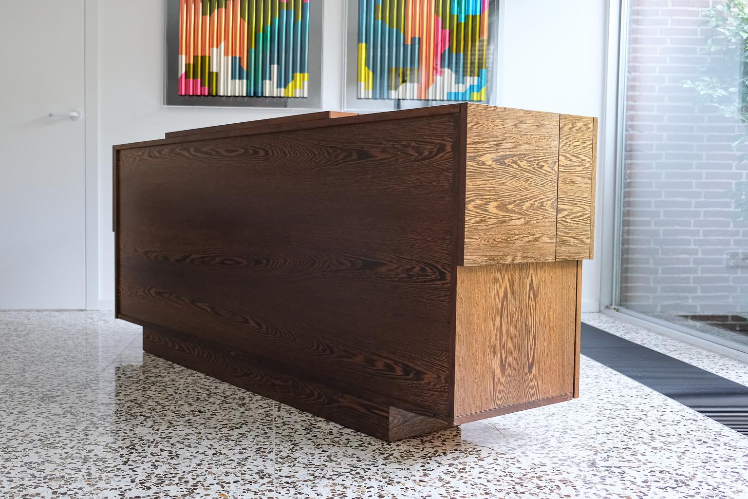 Buffet expressionniste et brutal 