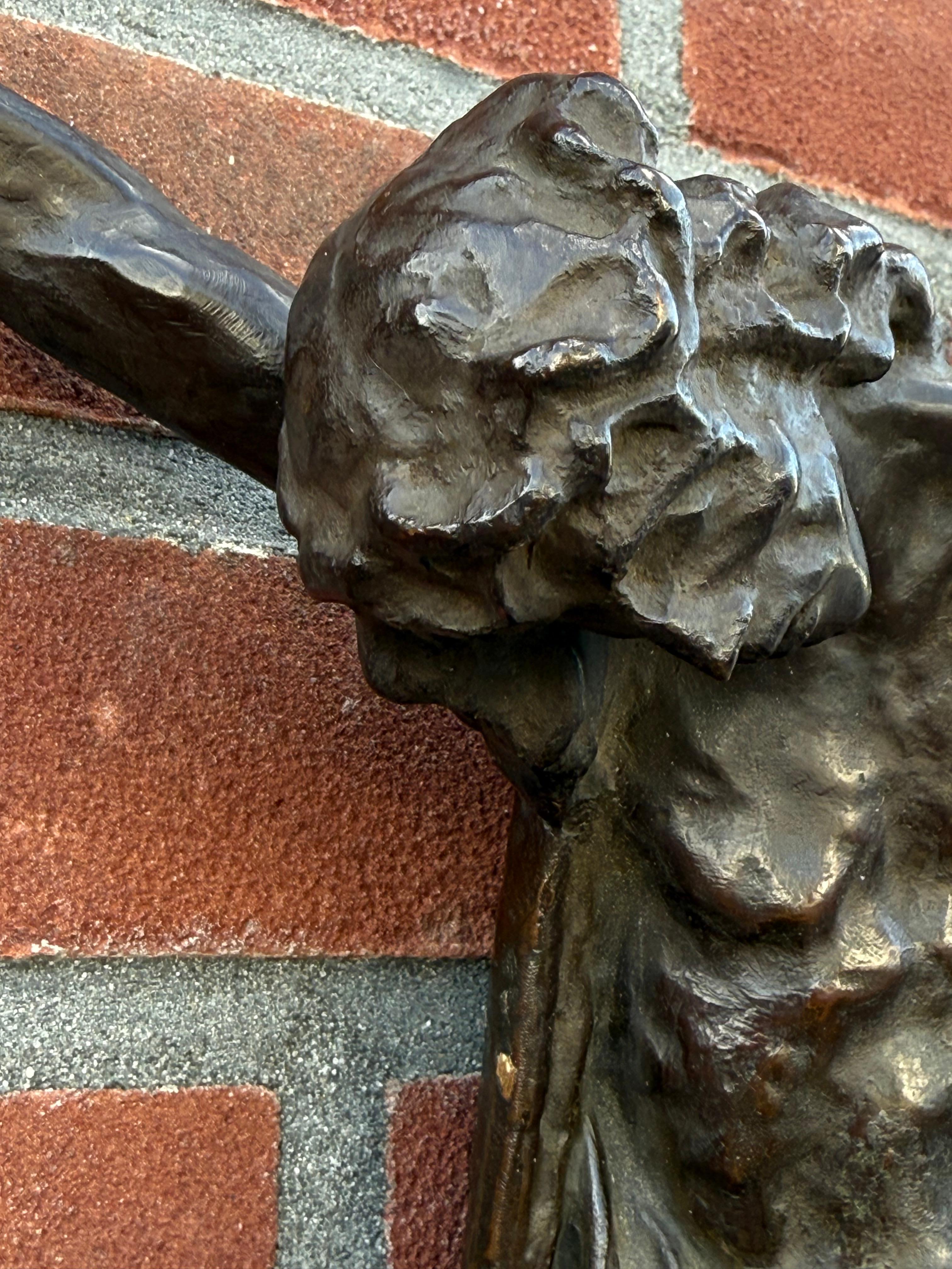 Corpus du Christ en bronze expressif, rarement signé par l'artiste, vers 1920 en vente 3