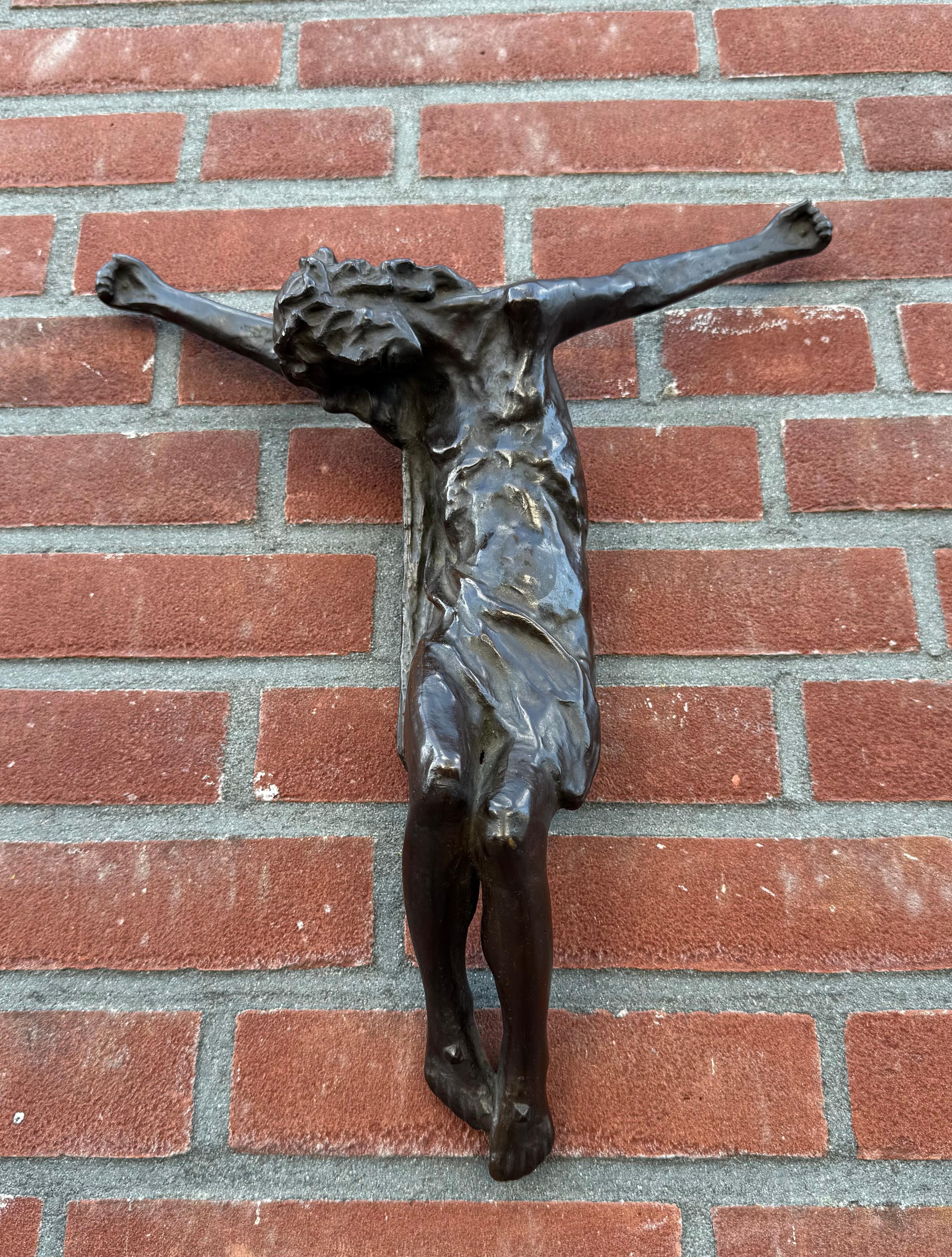 Corpus du Christ en bronze expressif, rarement signé par l'artiste, vers 1920 en vente 6