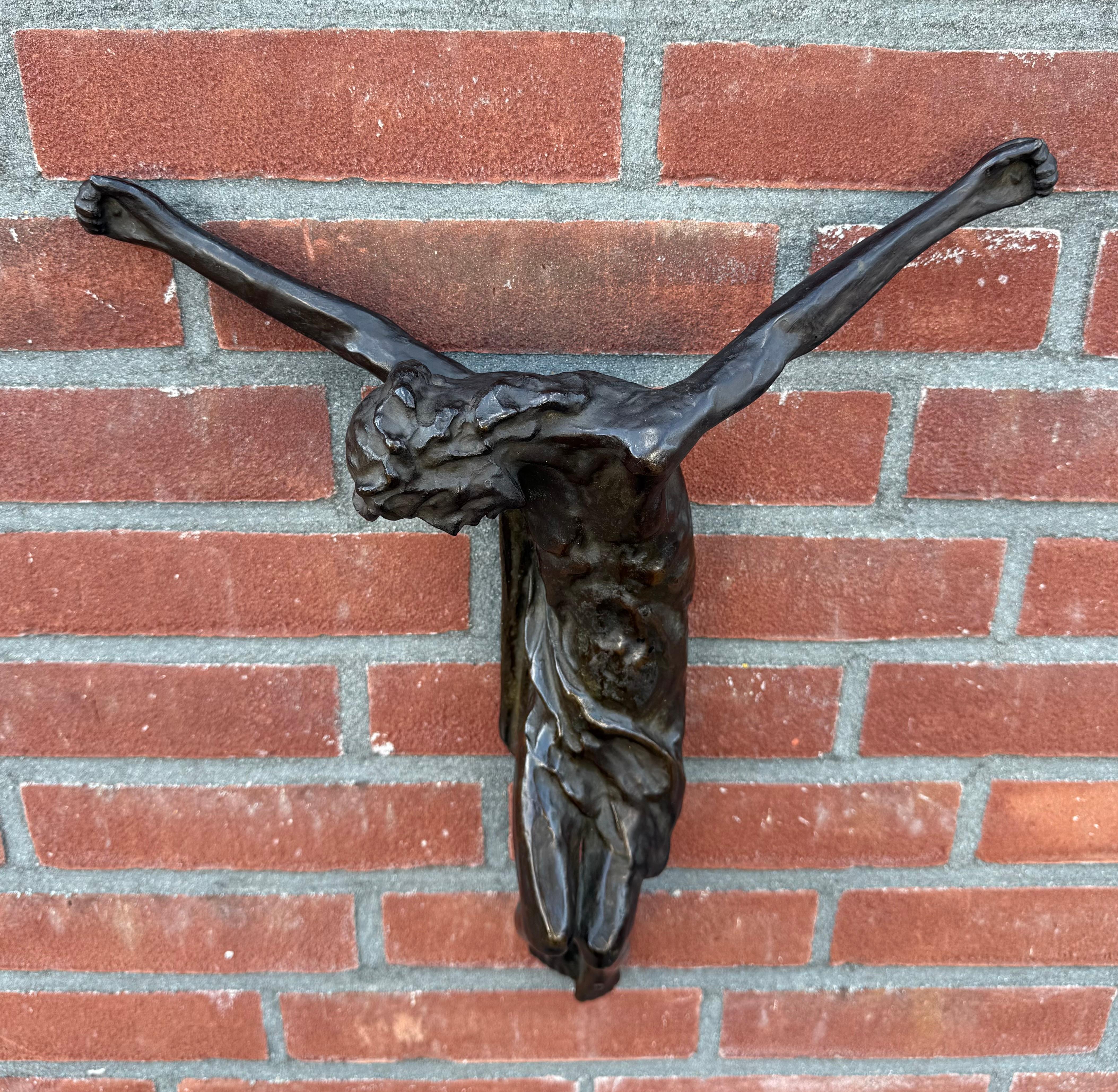 Corpus du Christ en bronze expressif, rarement signé par l'artiste, vers 1920 en vente 7