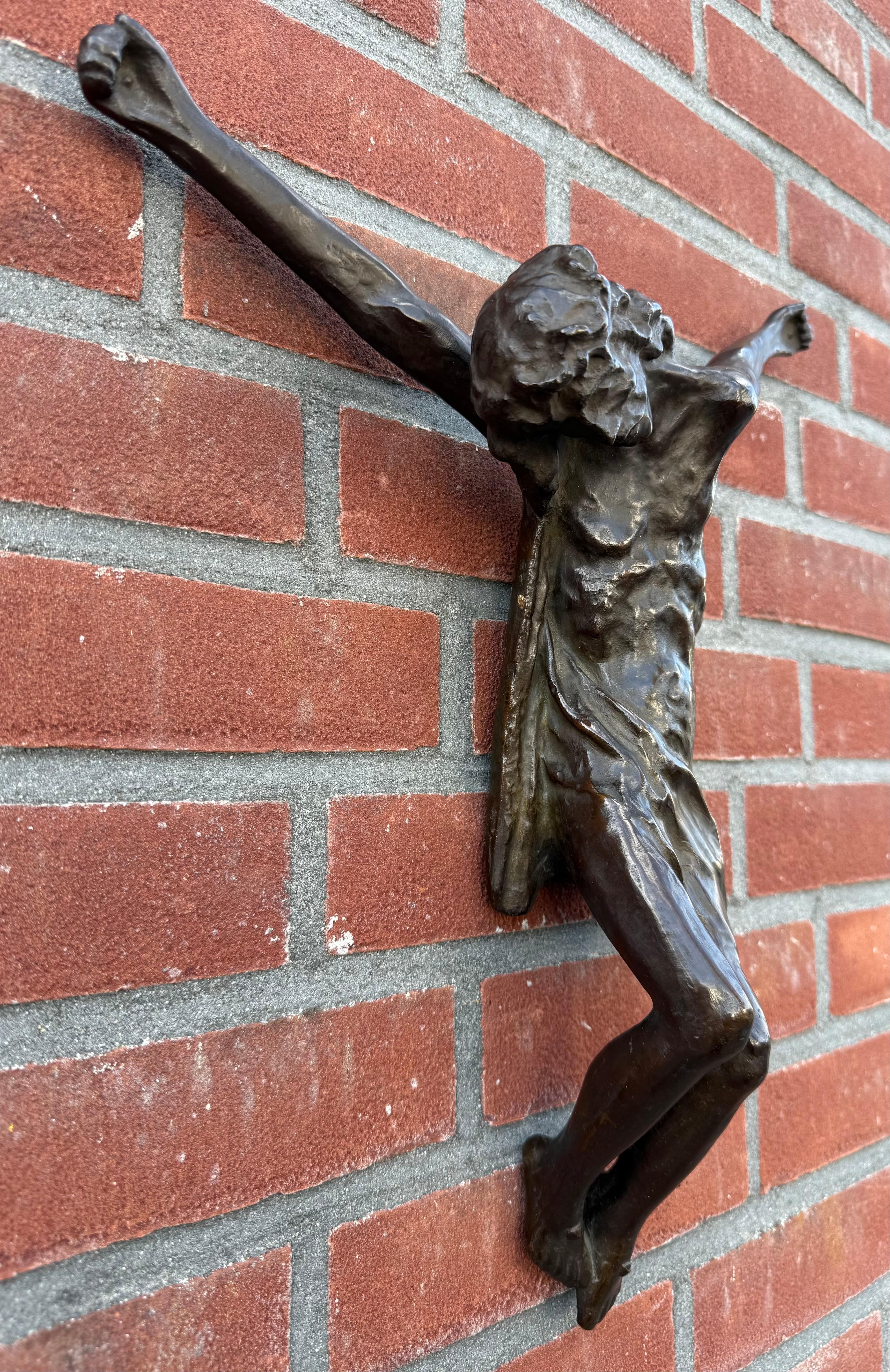 Corpus du Christ en bronze expressif, rarement signé par l'artiste, vers 1920 en vente 8
