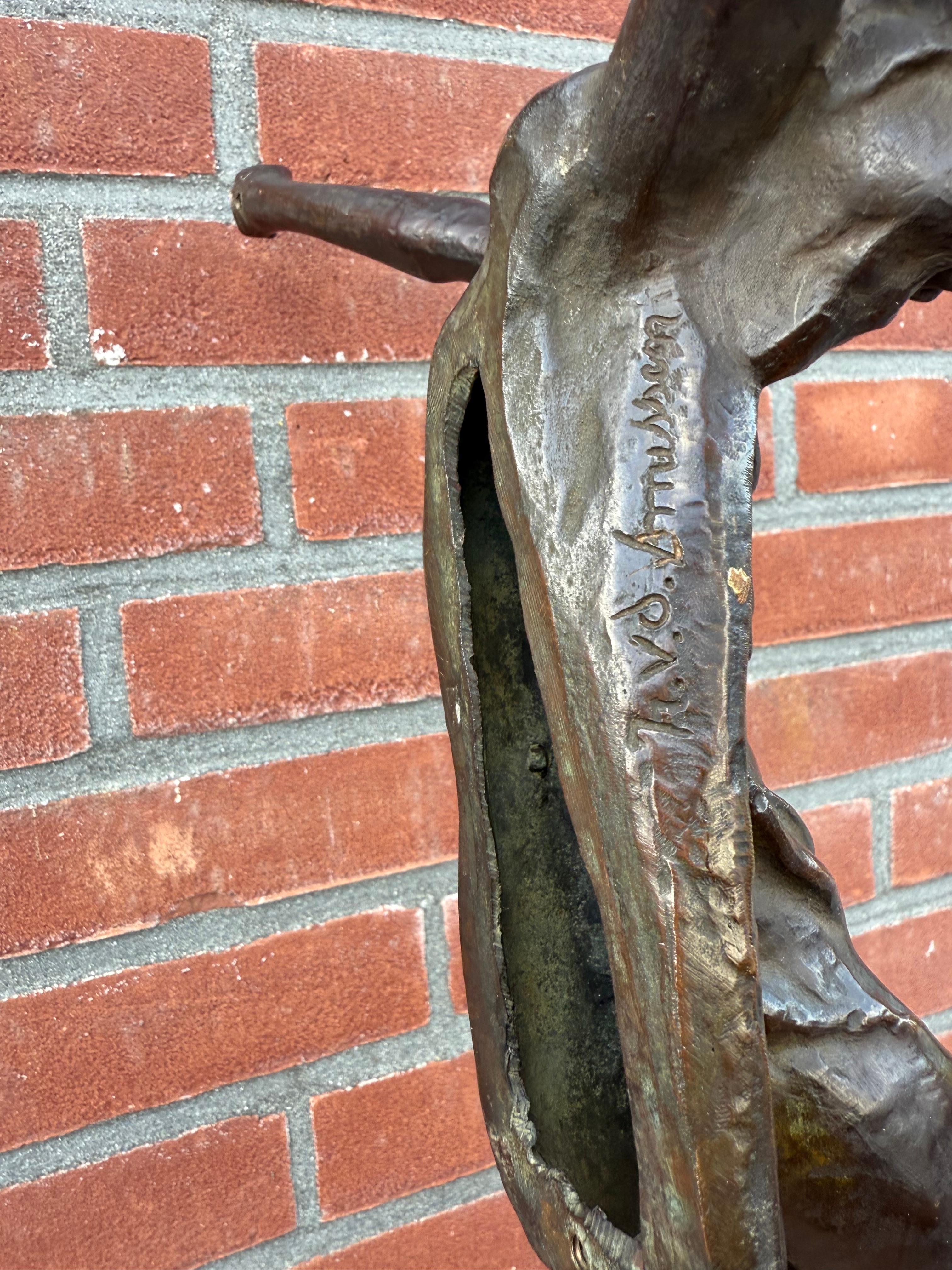 Corpus du Christ en bronze expressif, rarement signé par l'artiste, vers 1920 en vente 12