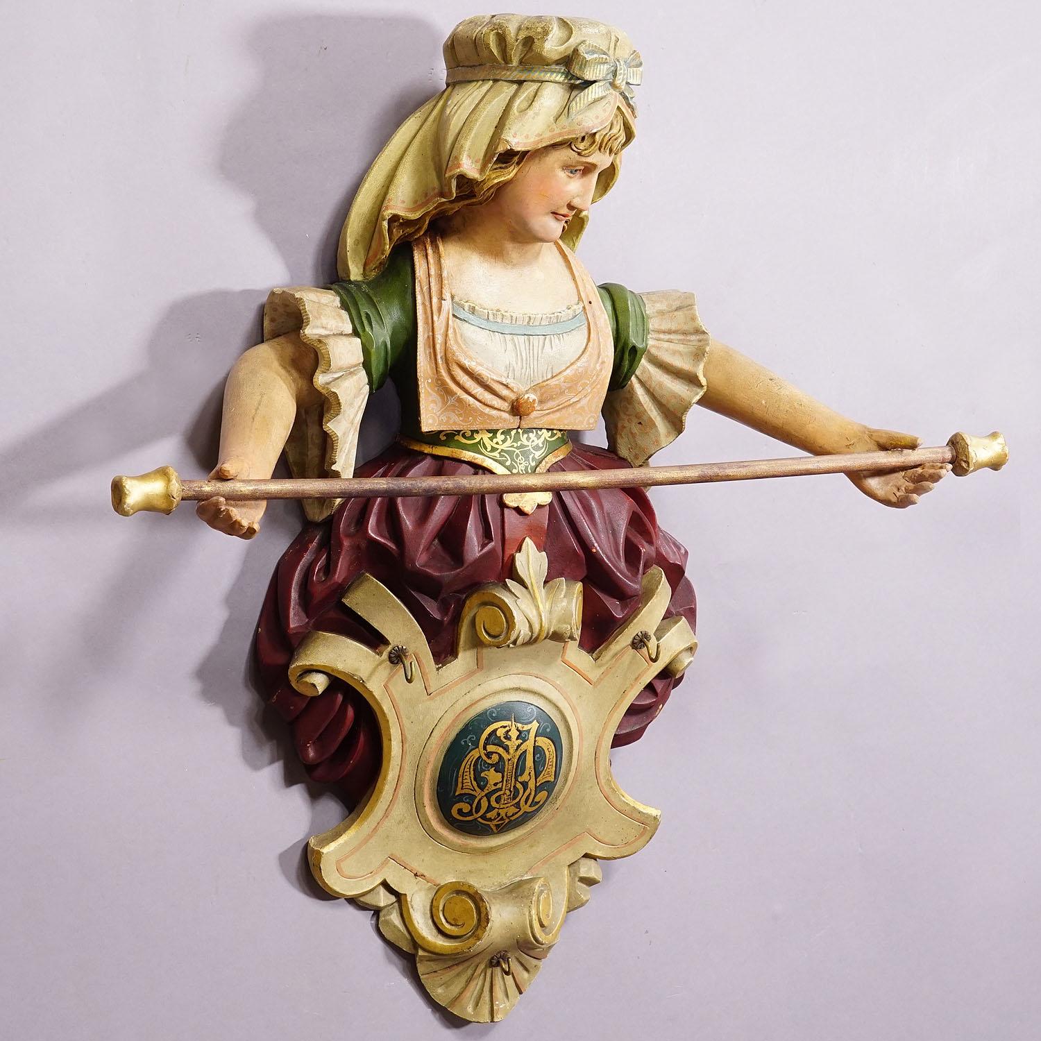 Victorien Porte-serviettes pour dame expressif en bois sculpté, vers 1900 en vente