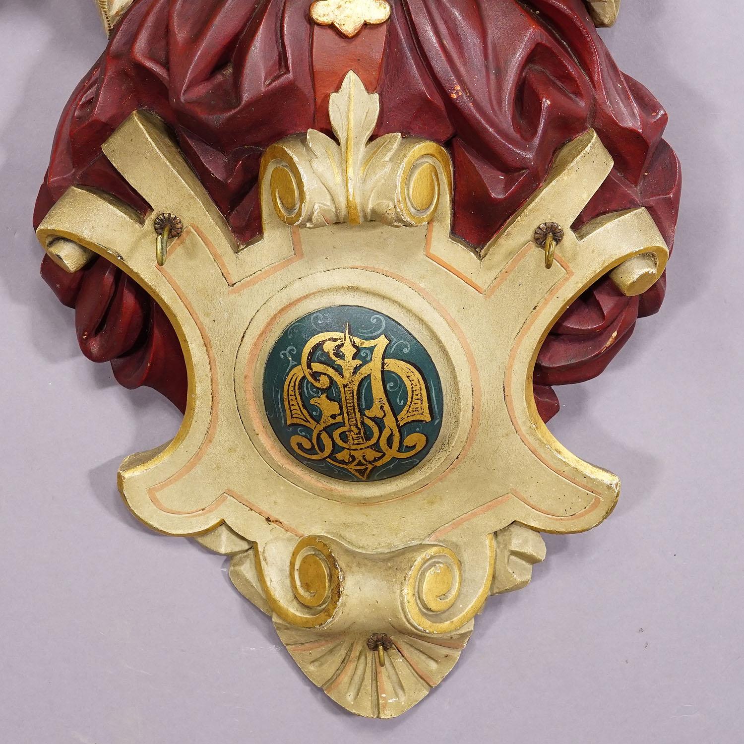 20ième siècle Porte-serviettes pour dame expressif en bois sculpté, vers 1900 en vente