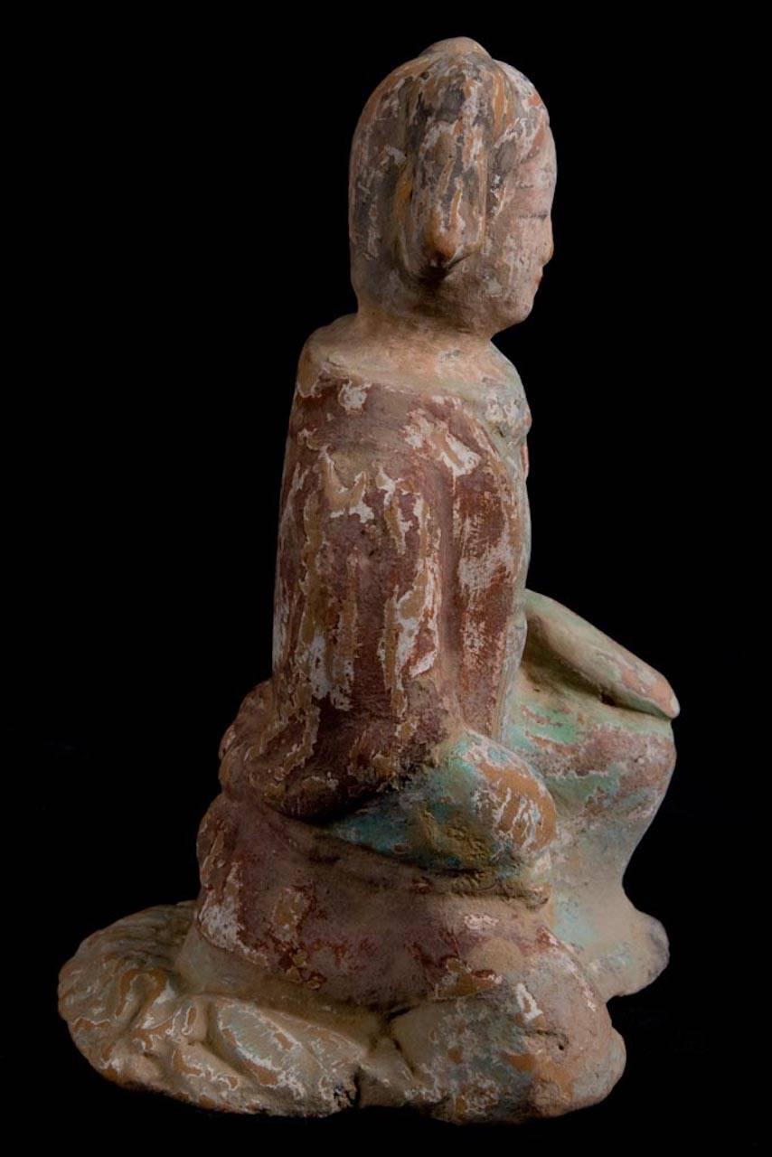 Chinese Expressive Court Lady in Orange Terracotta - Wei Dynasty, China '386-557 AD' For Sale
