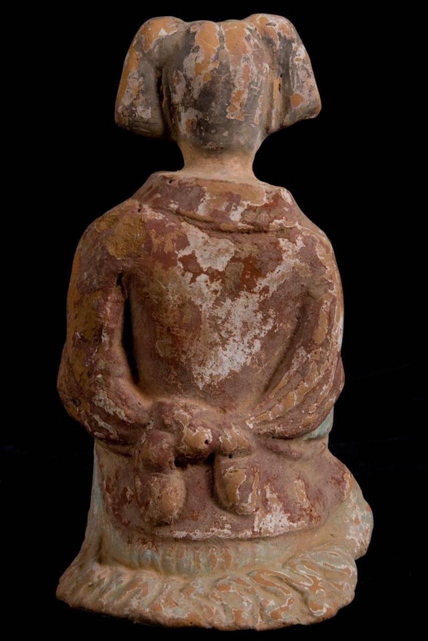 Expressive Court Lady in Orange Terracotta - Wei Dynasty, China '386-557 AD' In Excellent Condition For Sale In San Pedro Garza Garcia, Nuevo Leon