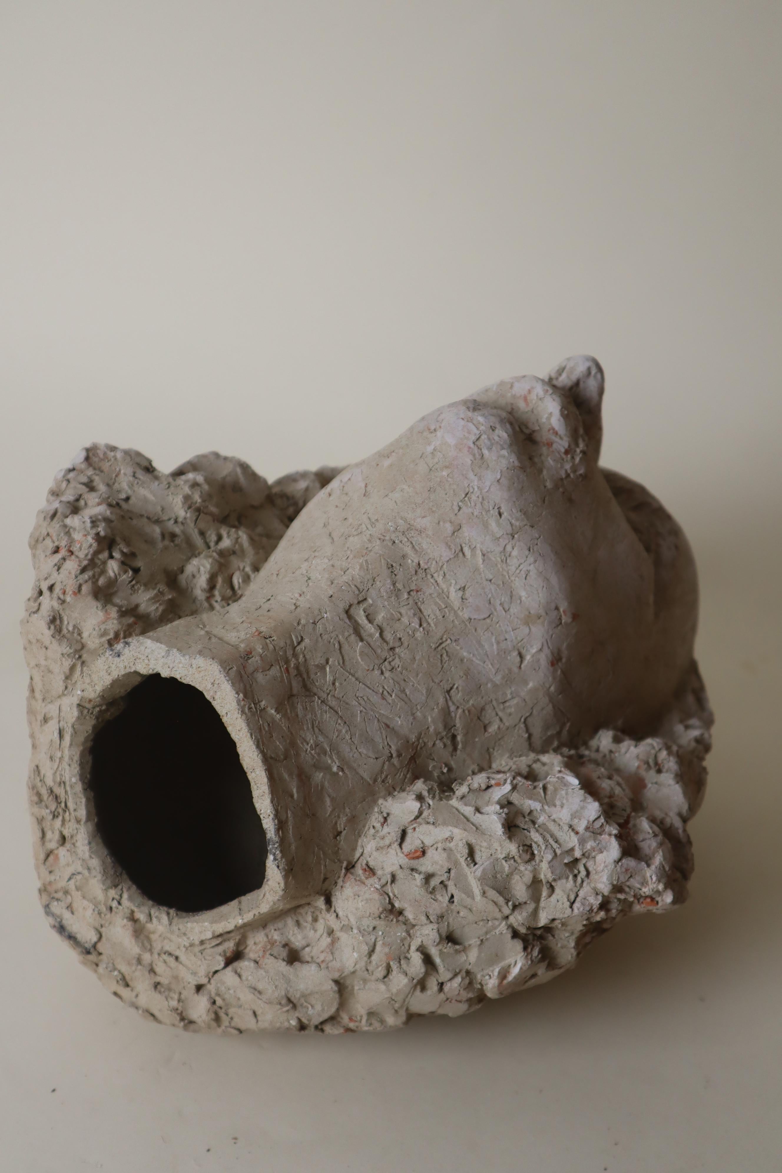 Questa testa artistica di uomo, creata da un artista sconosciuto, è straordinaria ed espressiva. Questa bella testa è stata tramandata dalla proprietà di un collezionista d'arte e intenditore di cose belle. Purtroppo il nome dell'artista non è stato