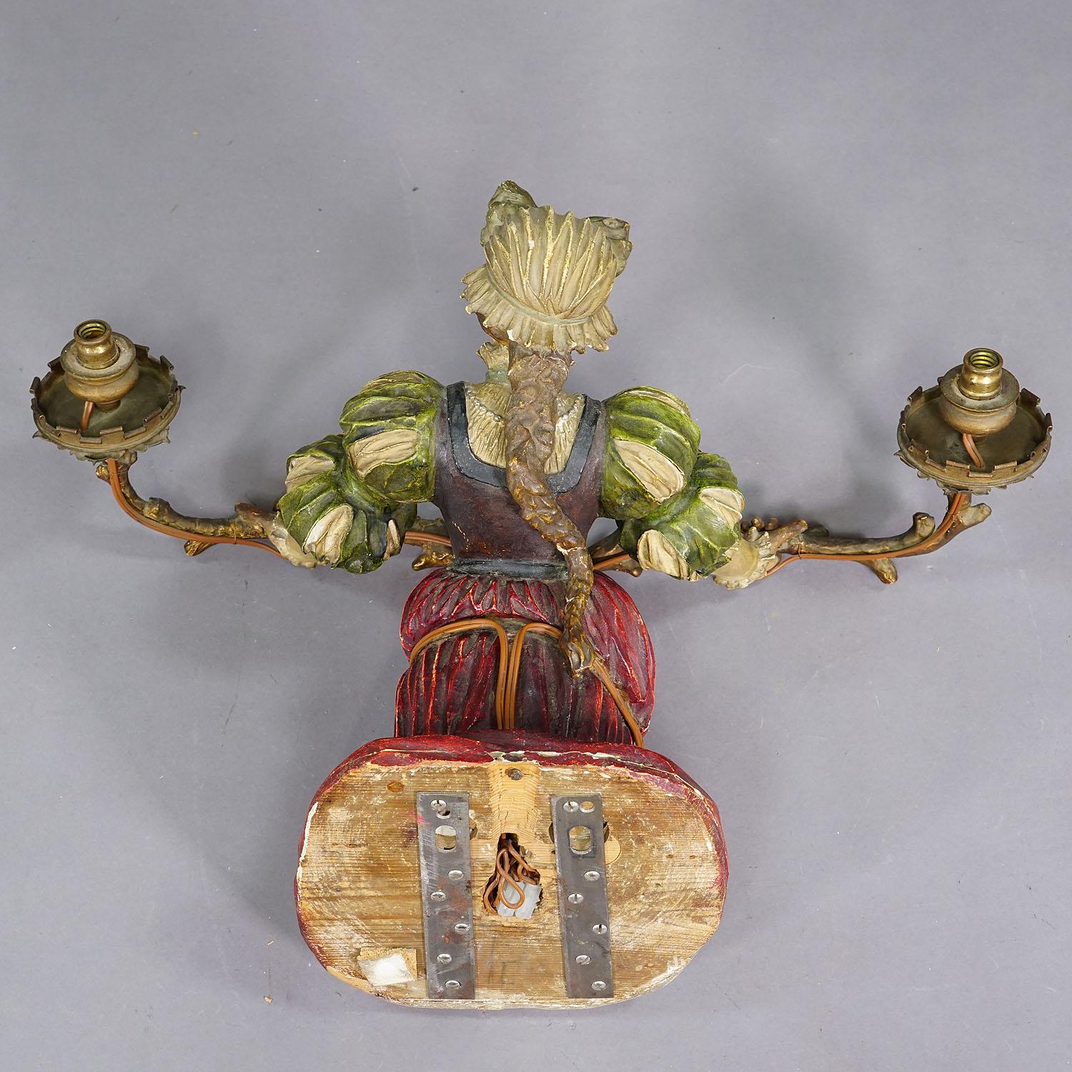 Applique de dame expressive en bois sculpté, vers 1900 en vente 1