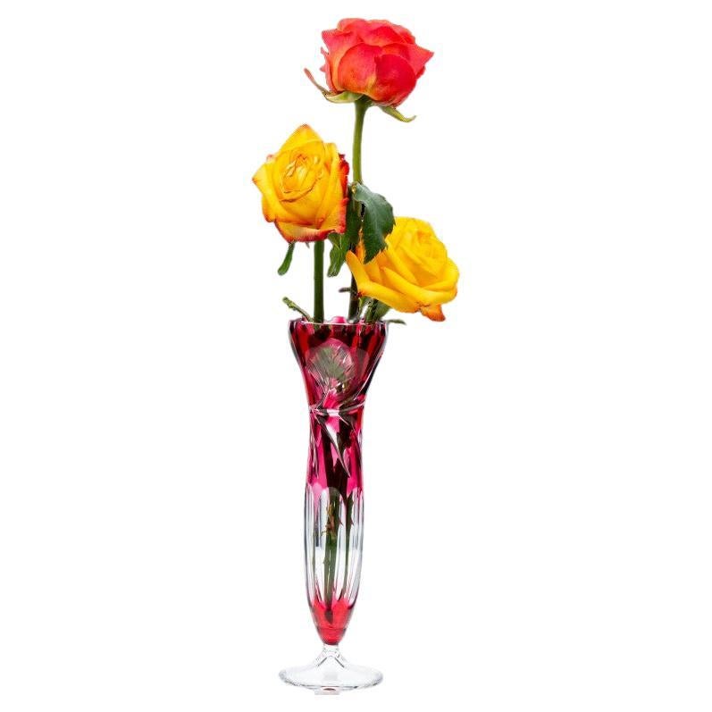 Exquise Small Vase, cristallo rosso rosa intenso, Bohemia, Repubblica Ceca, 1960 in vendita