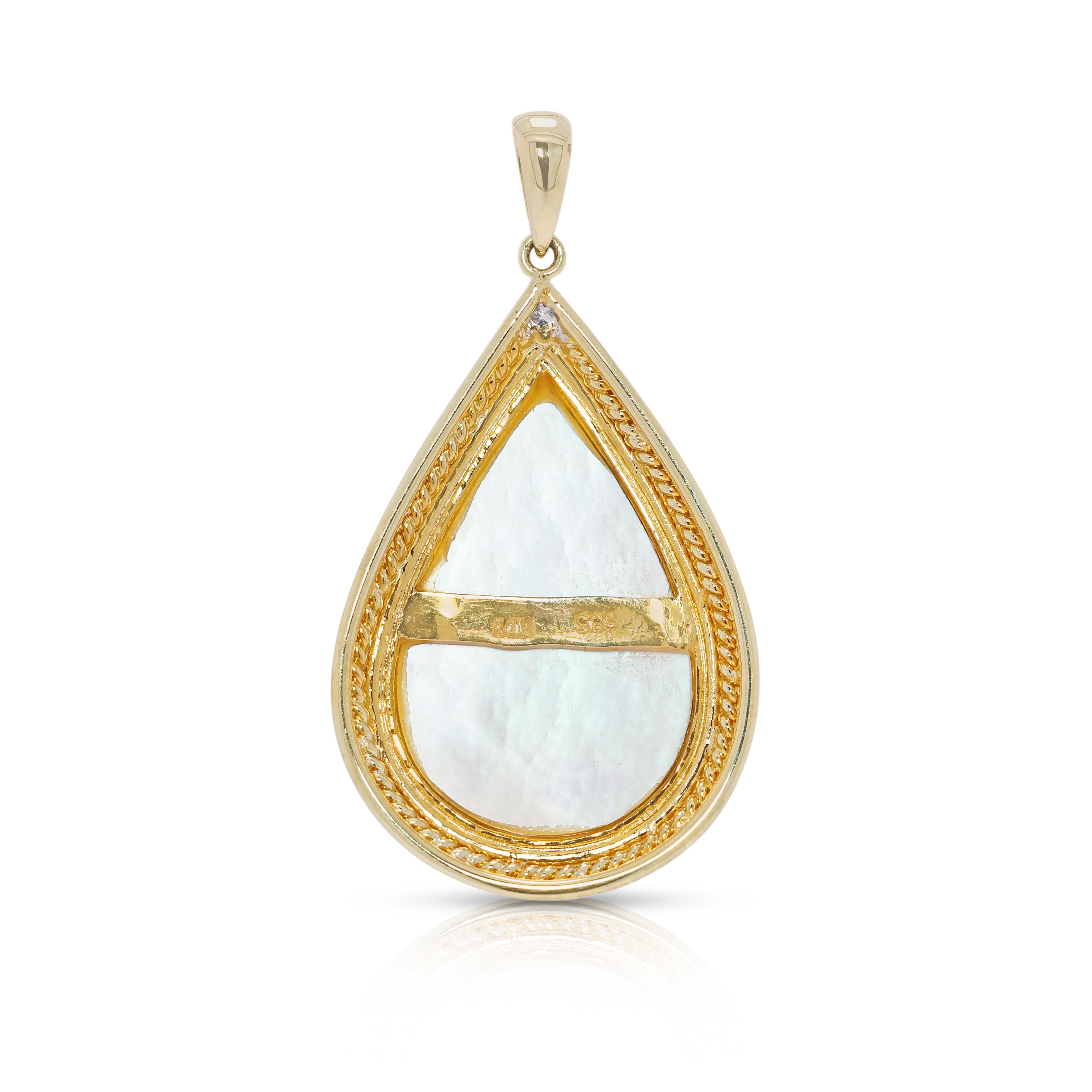 Pendentif exquis en or jaune 14K avec diamant naturel de 0,01ct et perle de Mabe en vente 1