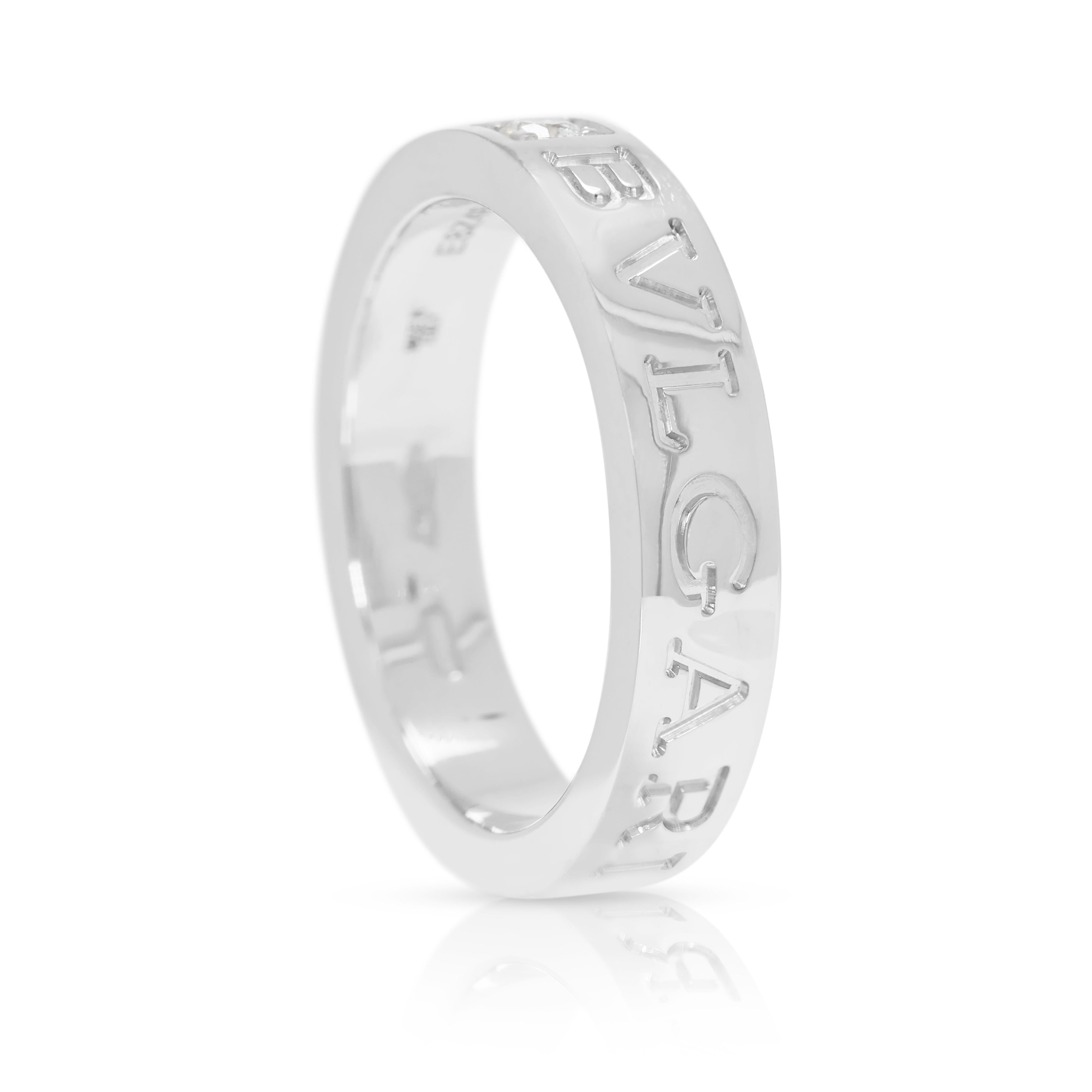 Exquisite 0,04ct Diamant Bvlgari Logo Ring in 18K Weißgold im Angebot 1