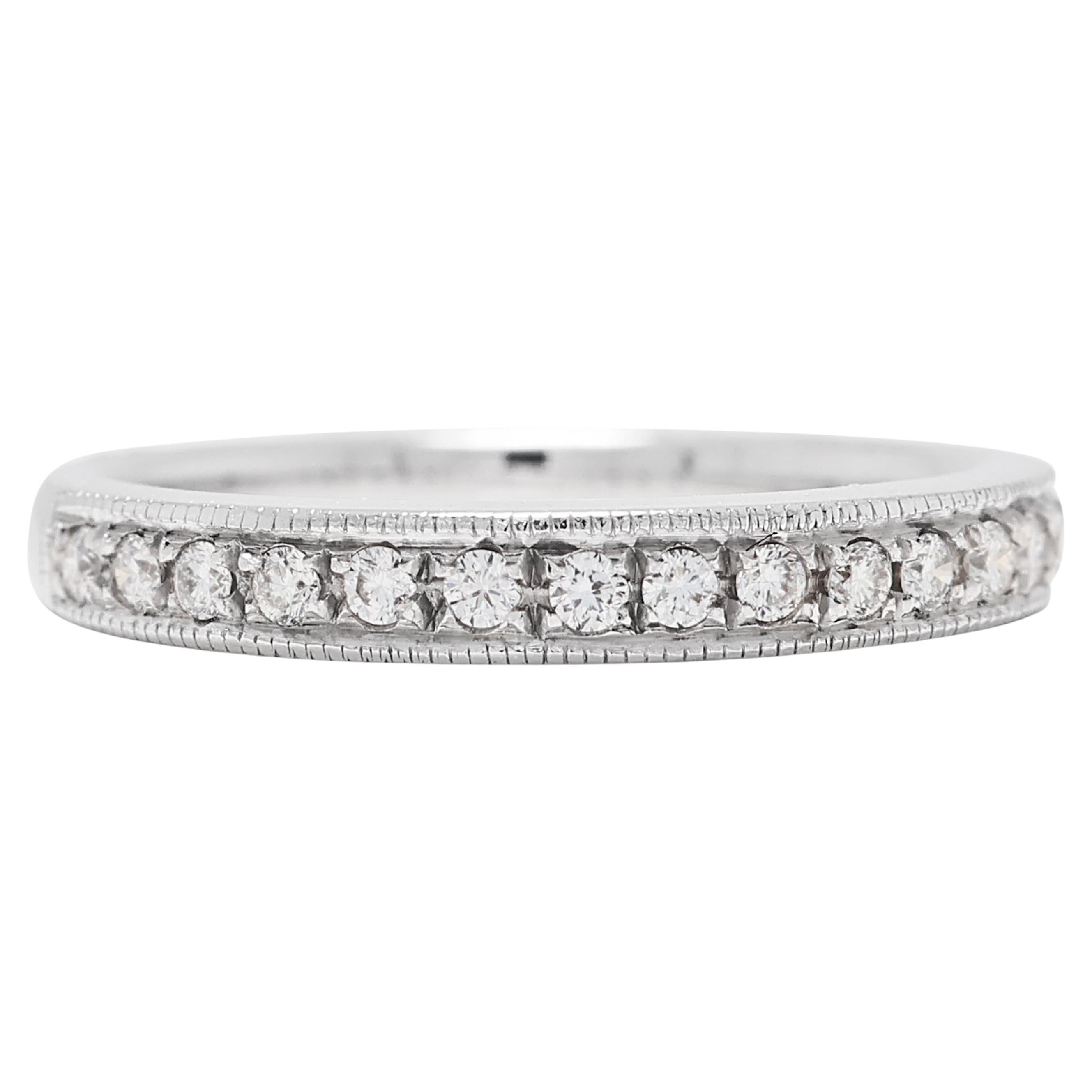 Exquisite 0.12ct Diamond Ring in 18K White Gold For Sale