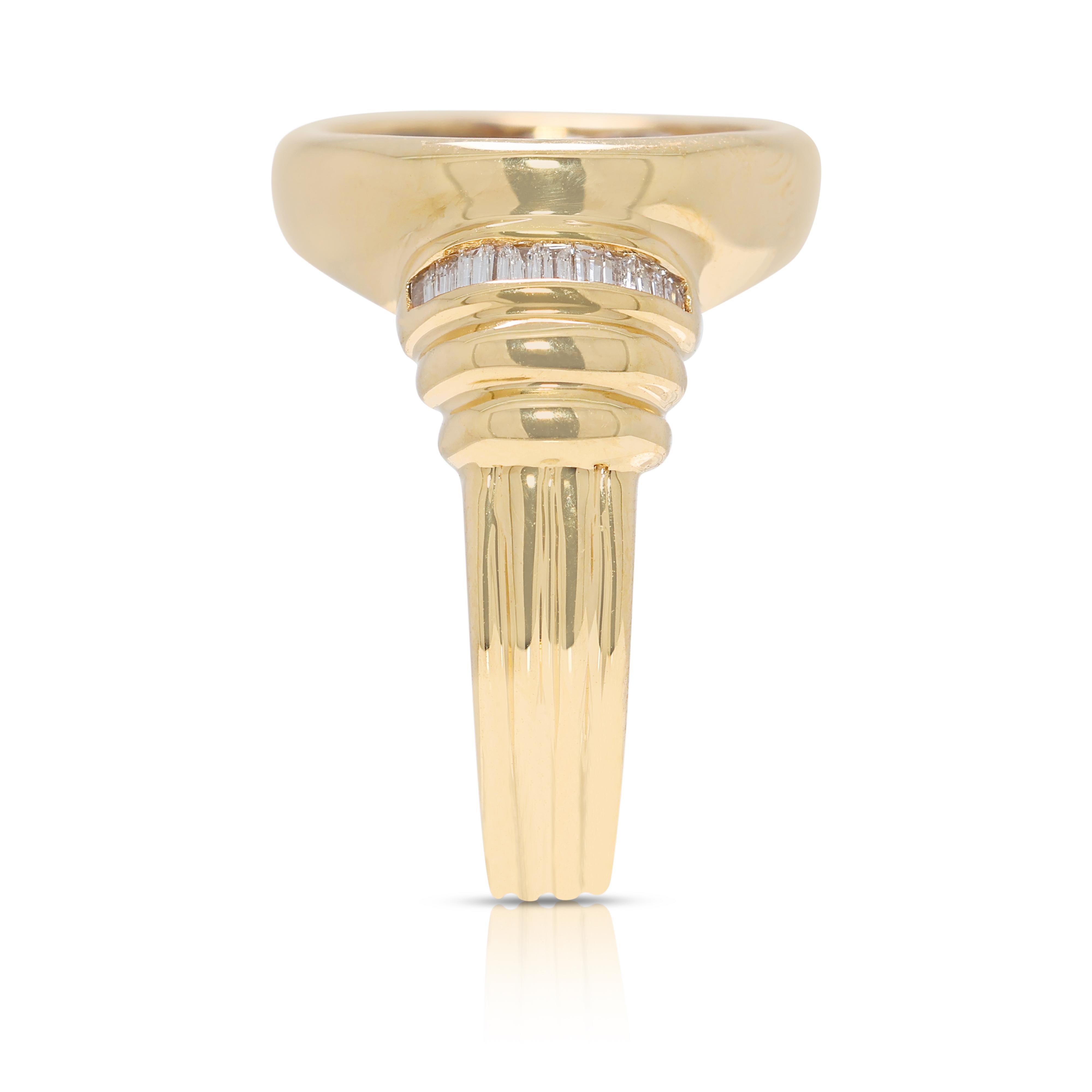 Exquisito Anillo de Moneda de Medusa de Oro Amarillo de 18 quilates con Diamante Natural de 0,12 quilates en venta 1