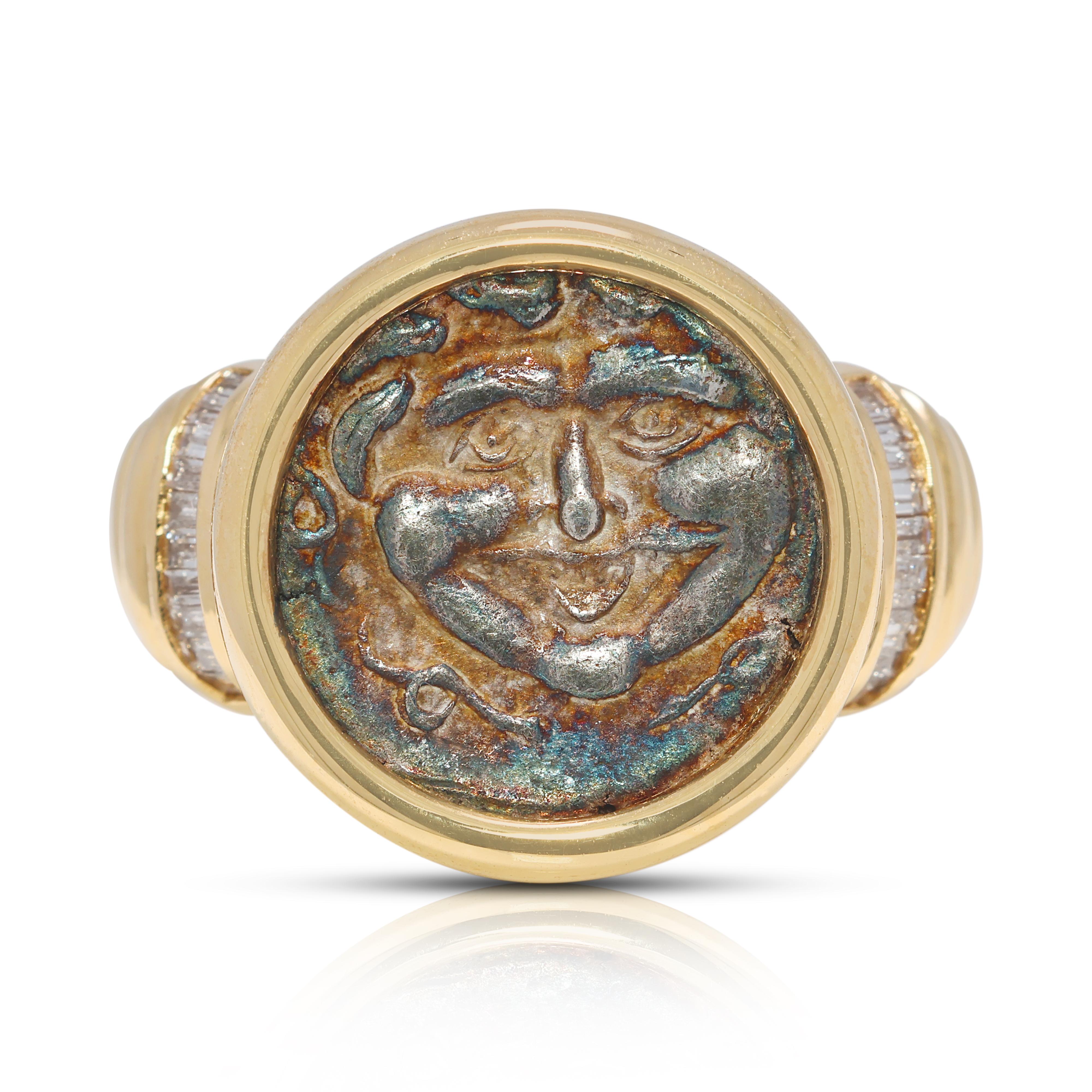 Exquisiter 0,12ct Naturdiamant Medusa Münzring aus 18K Gelbgold