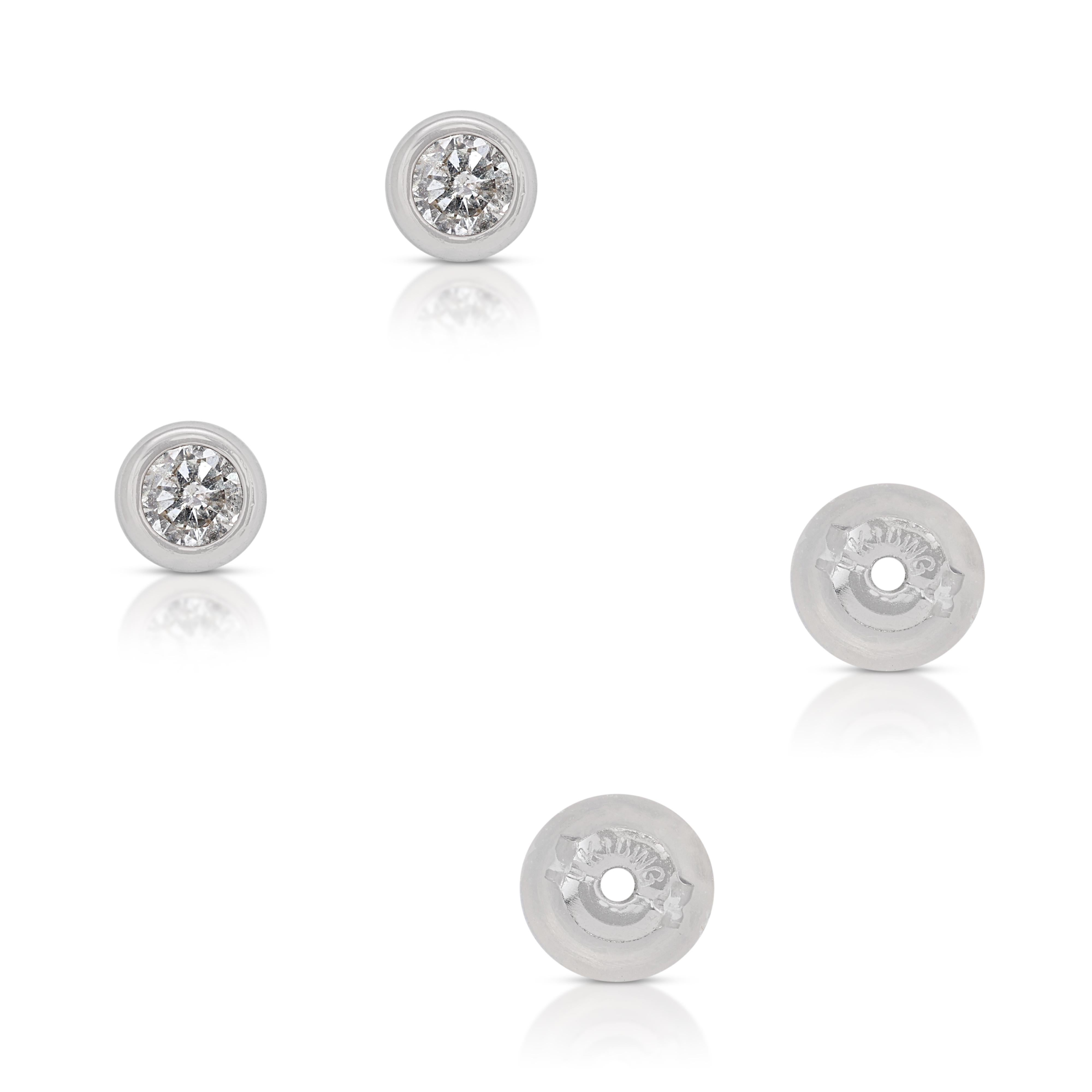 Exquisite 0.14ct Diamond Stud Earrings in 10K White Gold For Sale 2