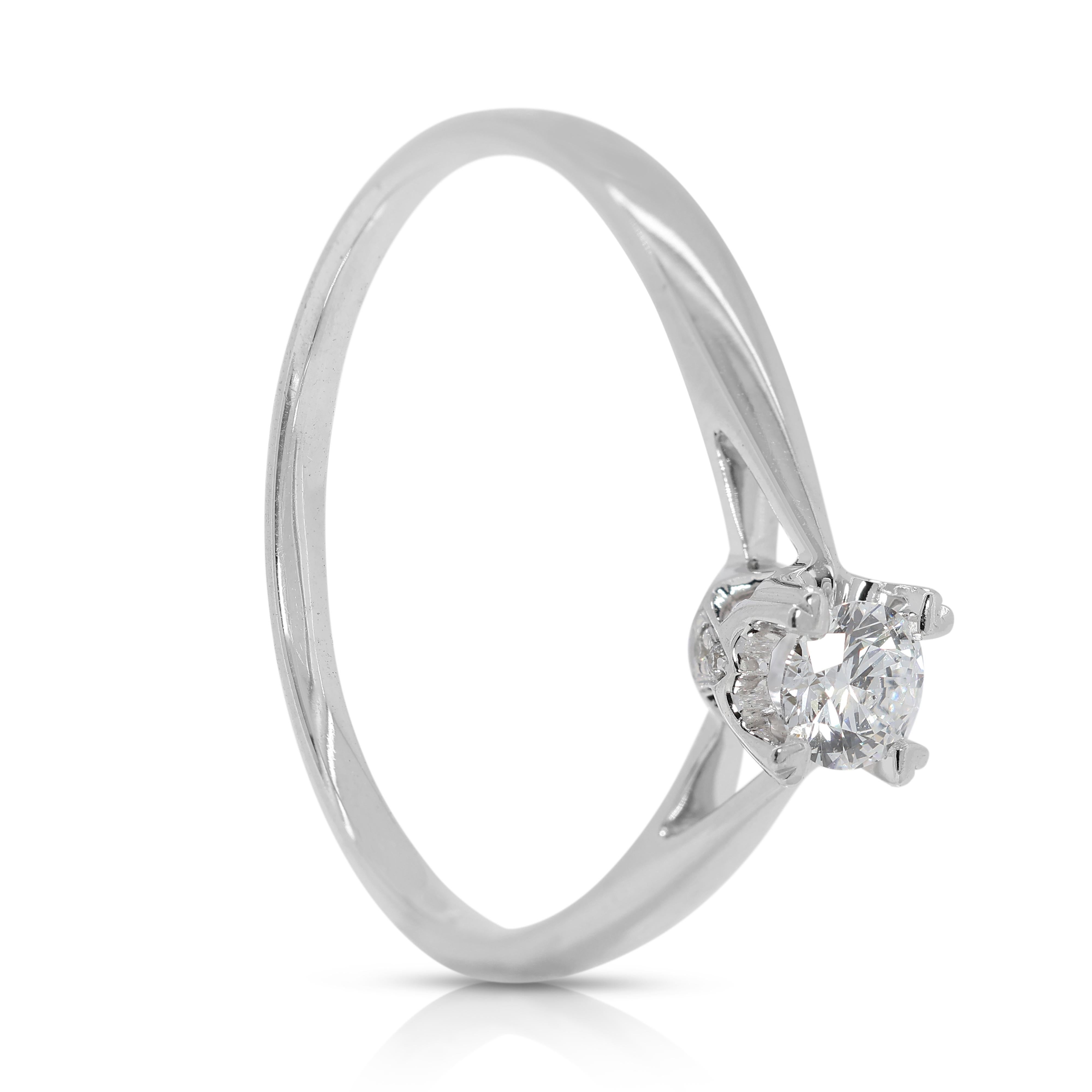 Squisito anello con pavé di diamanti naturali da 0,25 carati in oro bianco 18 carati In condizioni ottime in vendita a רמת גן, IL