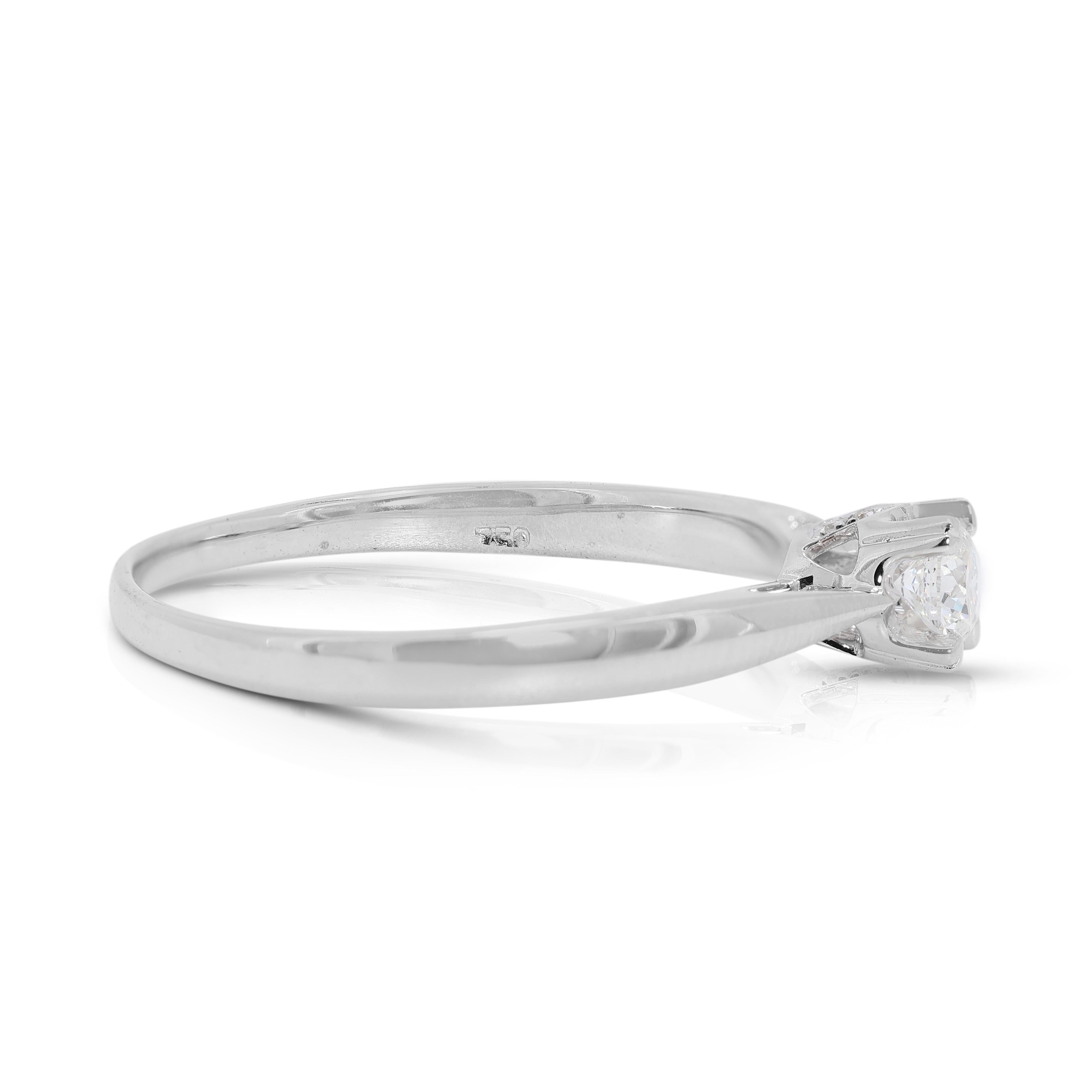 Donna Squisito anello con pavé di diamanti naturali da 0,25 carati in oro bianco 18 carati in vendita