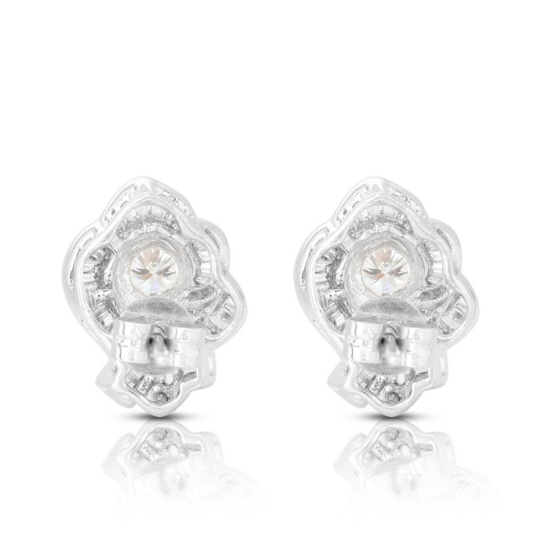 Exquisite 0.30 ct Round Brilliant Diamond Earrings For Sale 3
