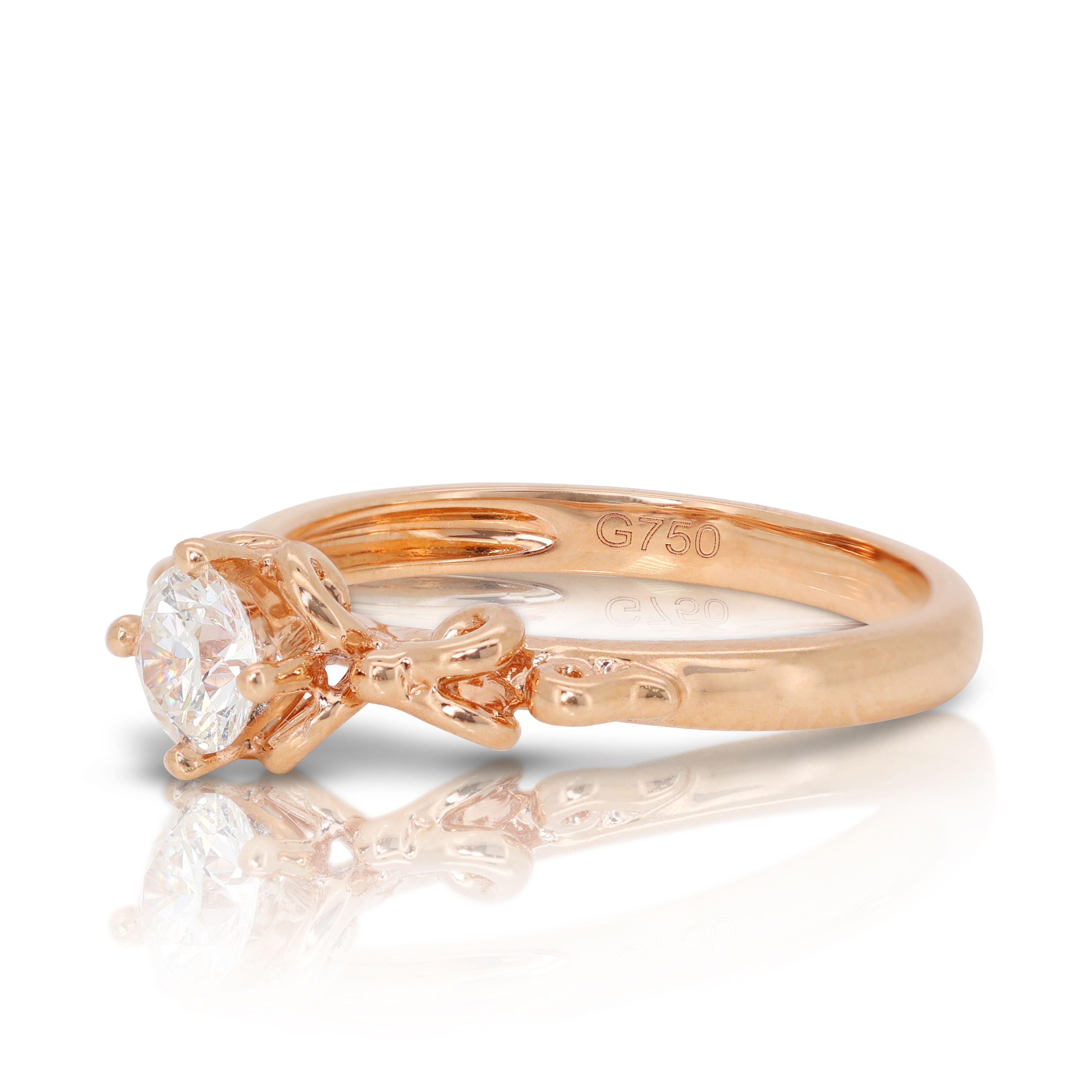 Round Cut Exquisite 0.30ct Solitaire Diamond Ring set in 18K Rose Gold For Sale