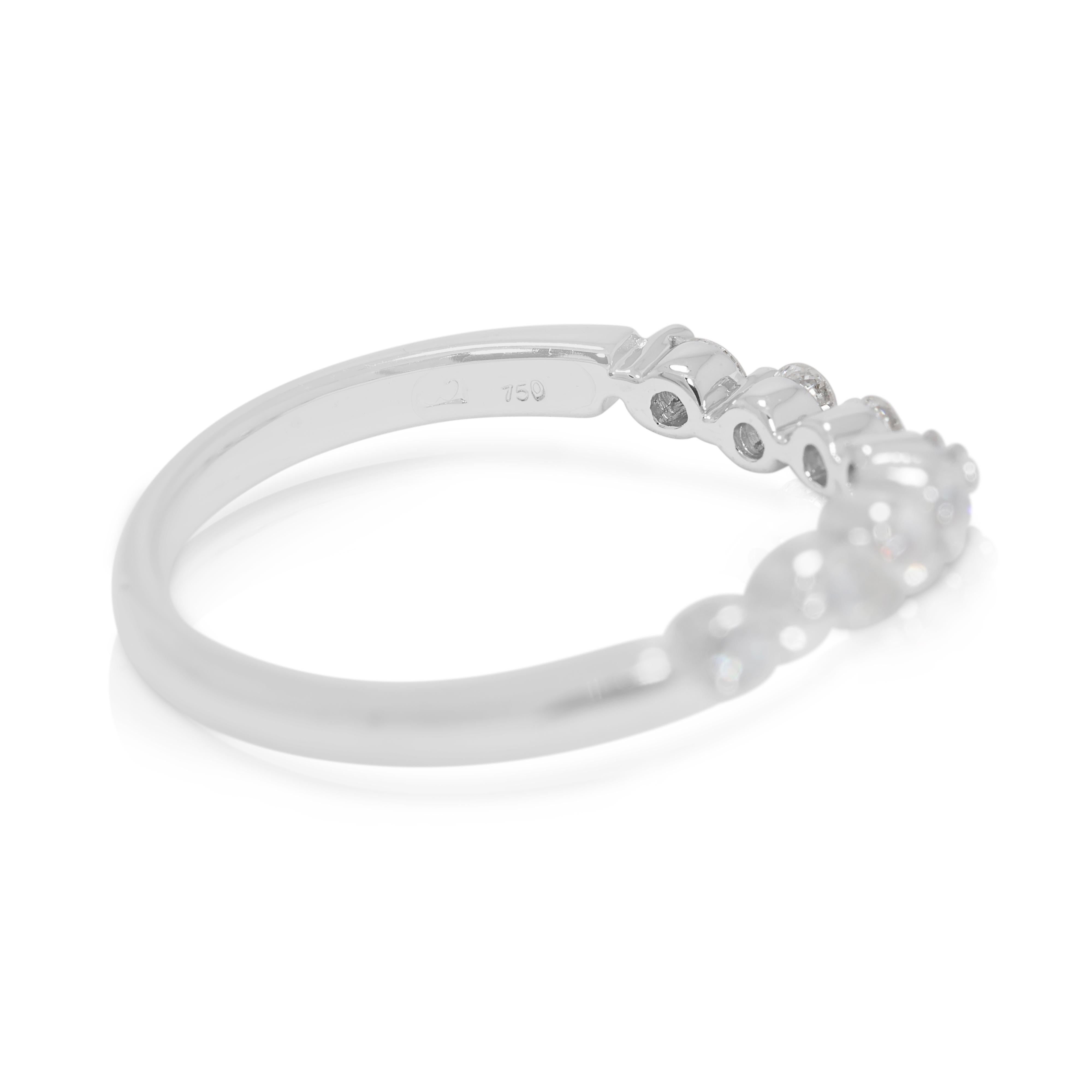 Exquisiter 0,31ct natürlicher Diamantring in 18K Weißgold (Rundschliff) im Angebot