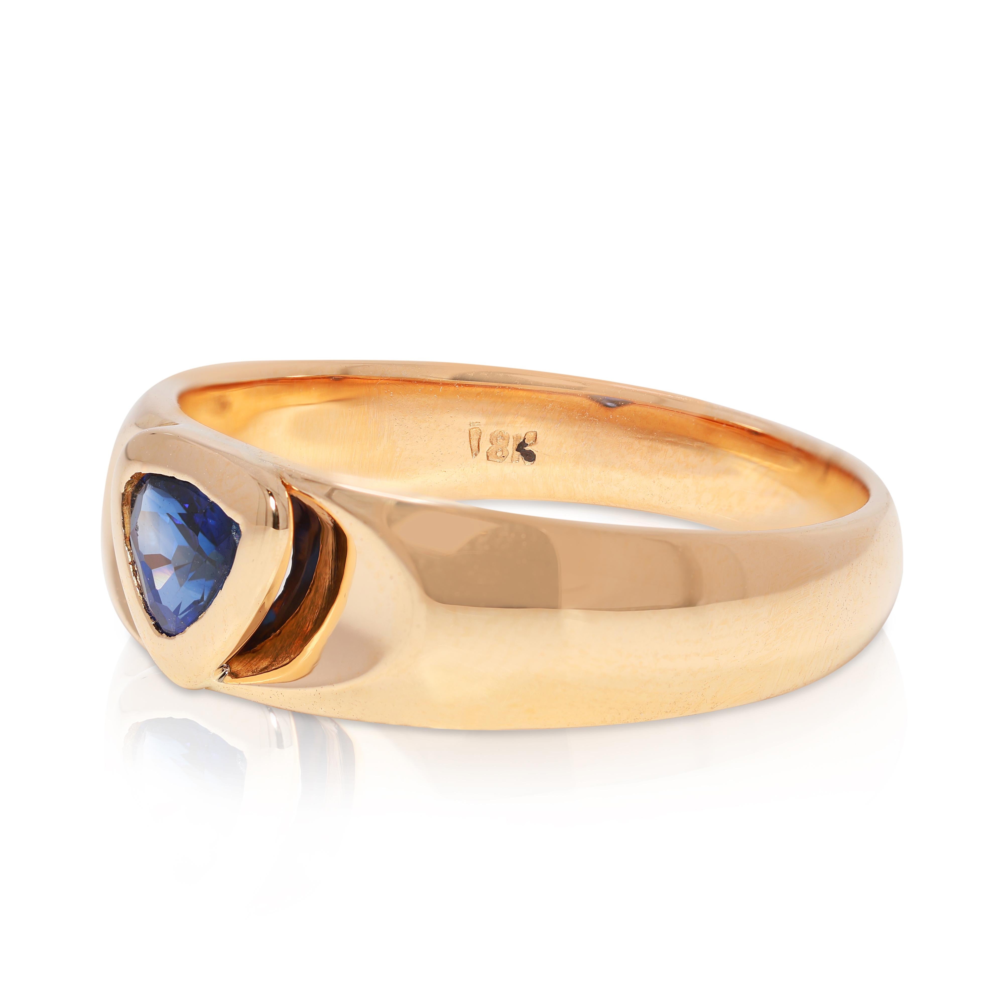 Brilliant Cut Exquisite 0.32ct Oval Diamond Solitaire Ring in 18K Yellow Gold For Sale