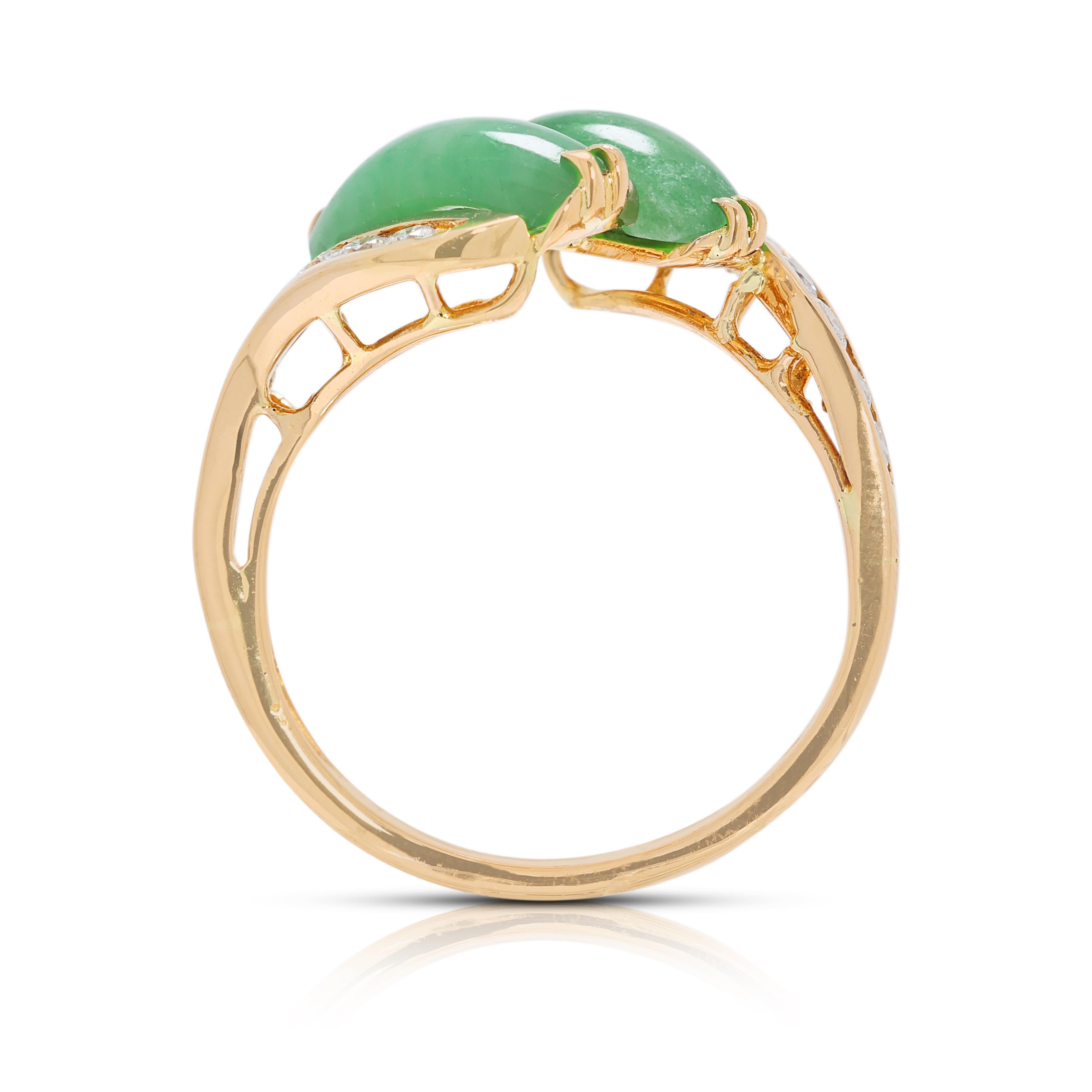 Exquisiter 0,35ct Naturdiamant & Jade Zwillingsstein Ring in 20K Gelbgold im Angebot 2