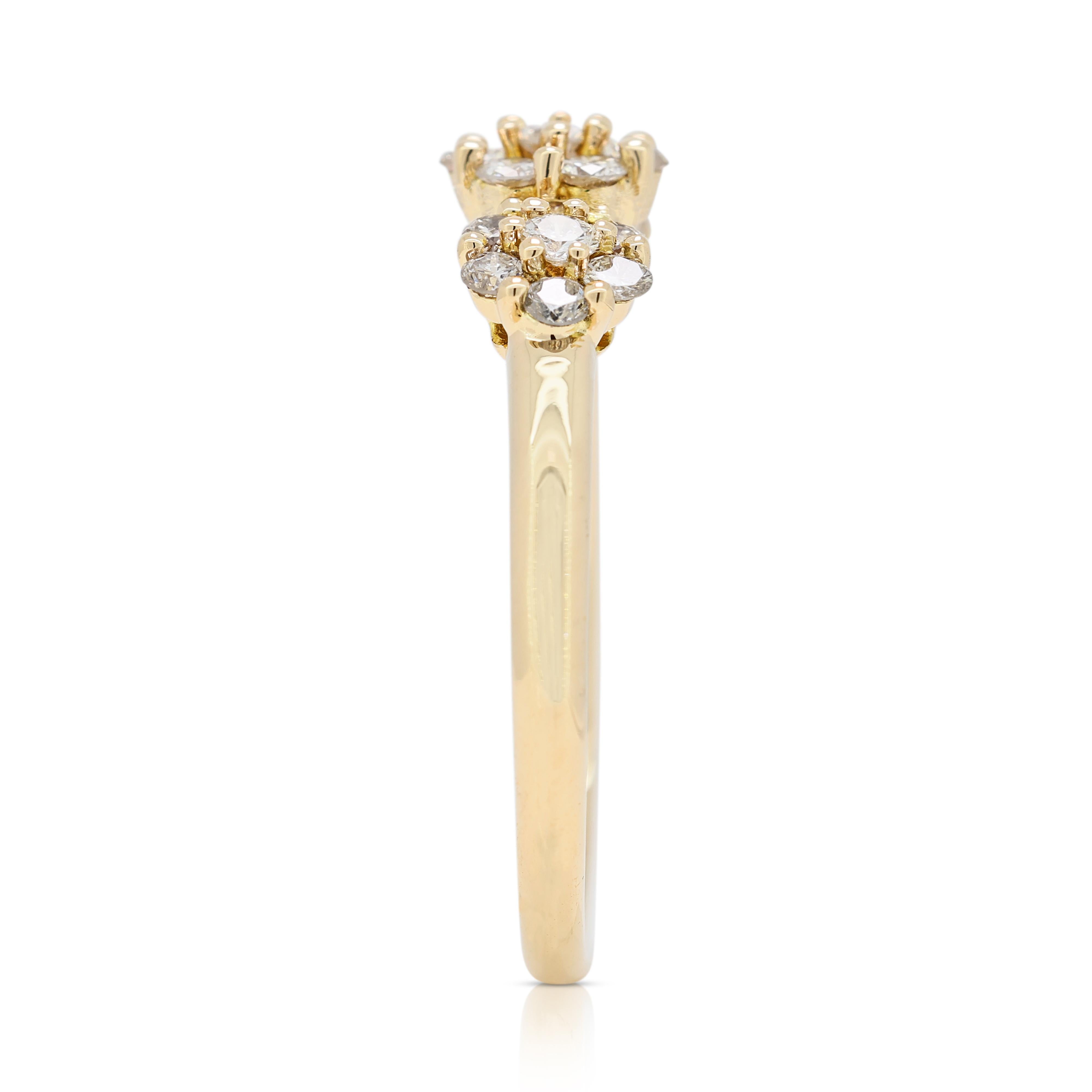 Women's Exquisite 0.4ct Diamonds Flower-Shaped Ring in 18K Yellow Gold For Sale